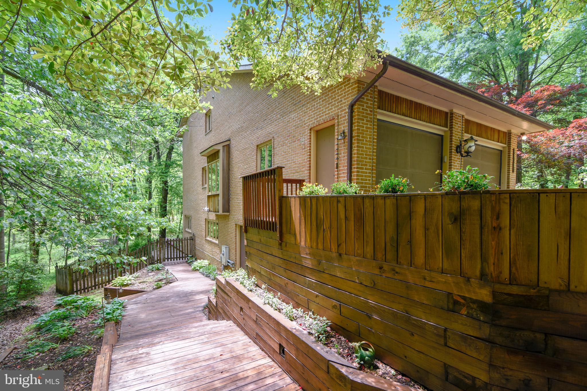 WAPLES MILL ESTATES - Residential