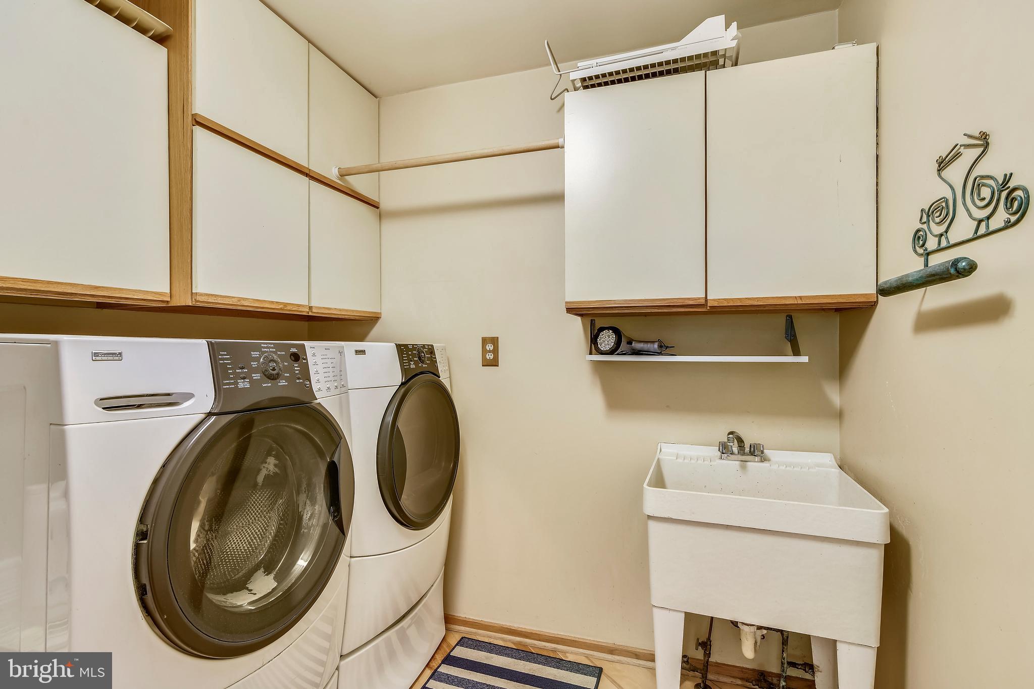 WAPLES MILL ESTATES - Residential