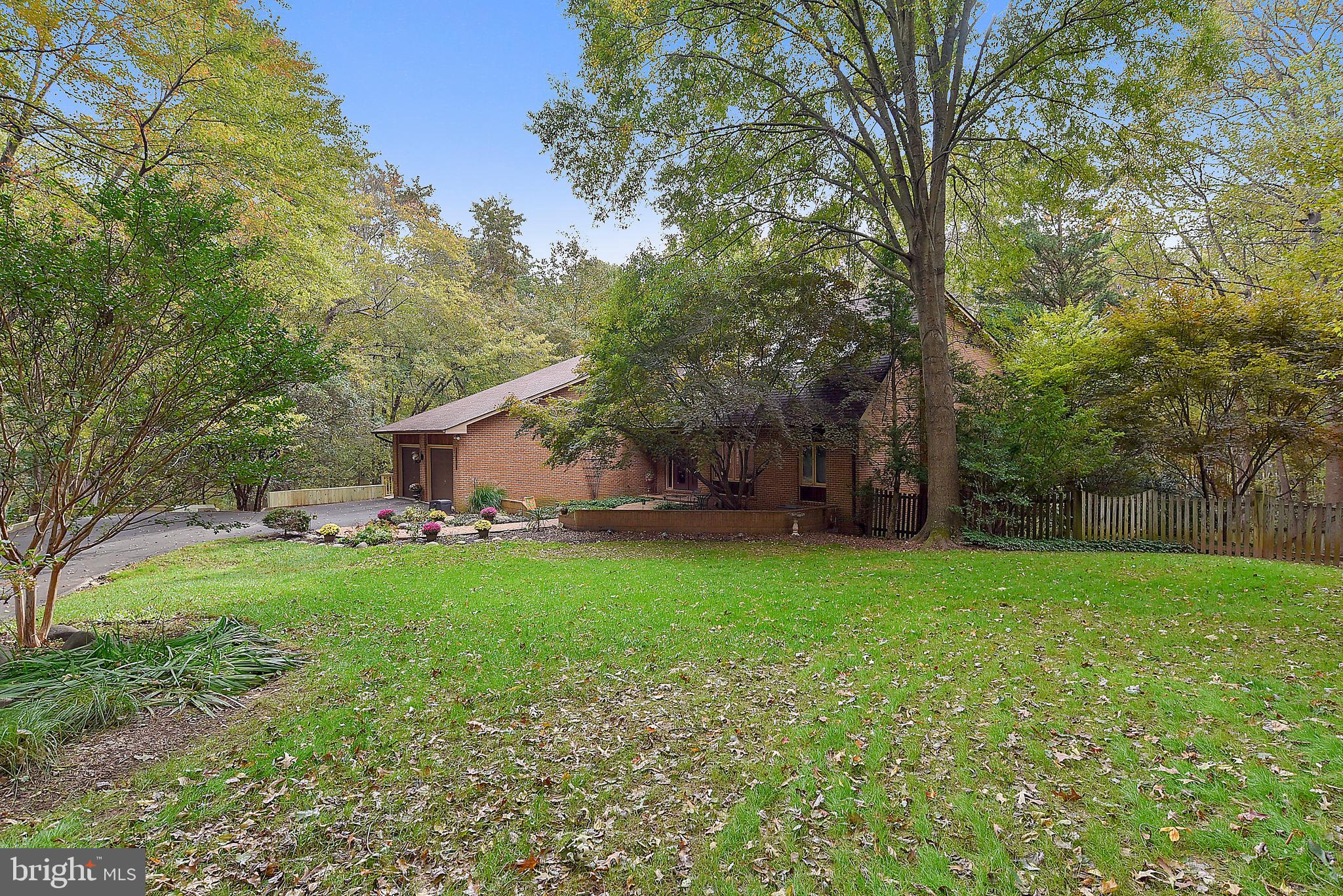 WAPLES MILL ESTATES - Residential