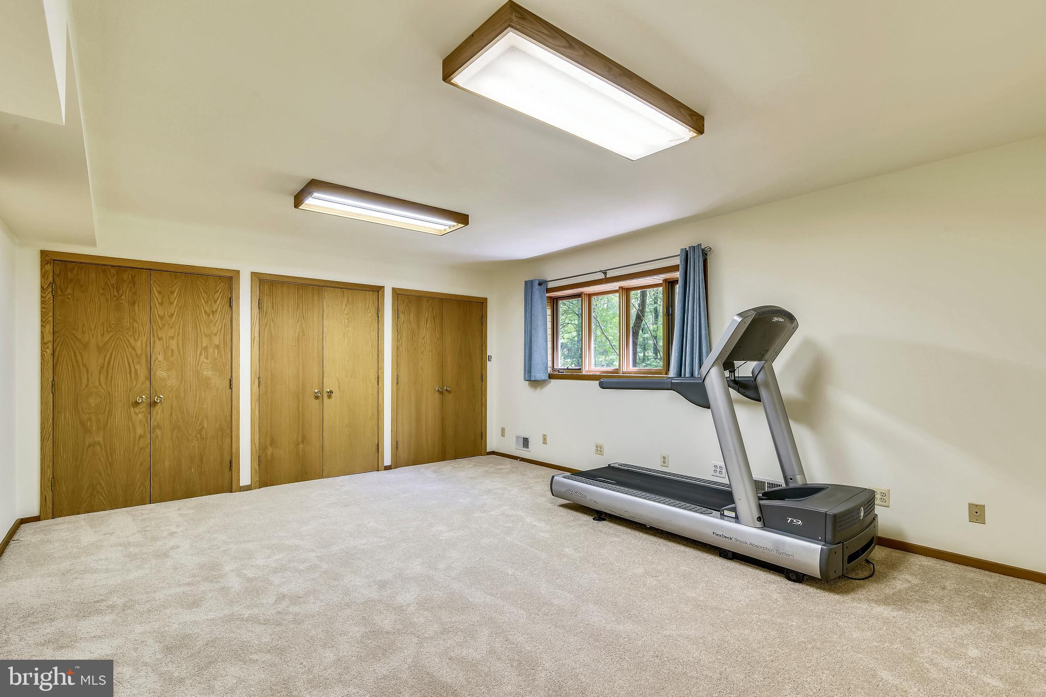 WAPLES MILL ESTATES - Residential