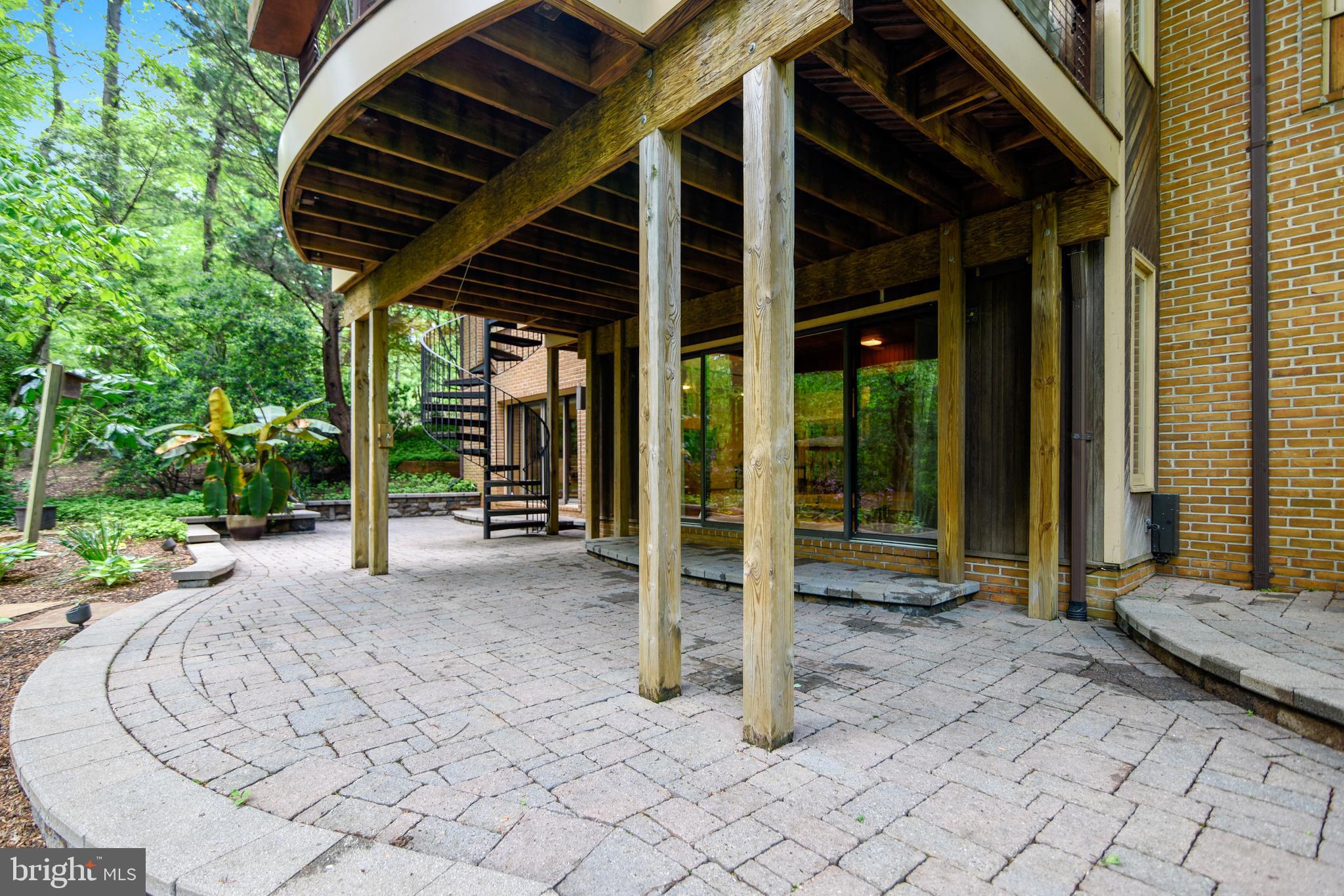 WAPLES MILL ESTATES - Residential