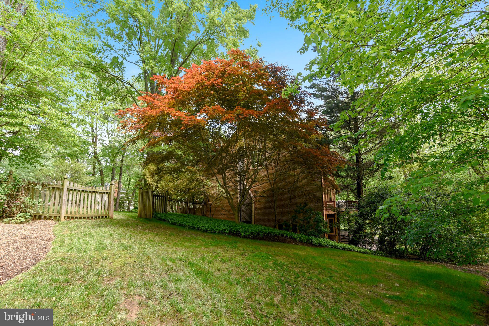 WAPLES MILL ESTATES - Residential