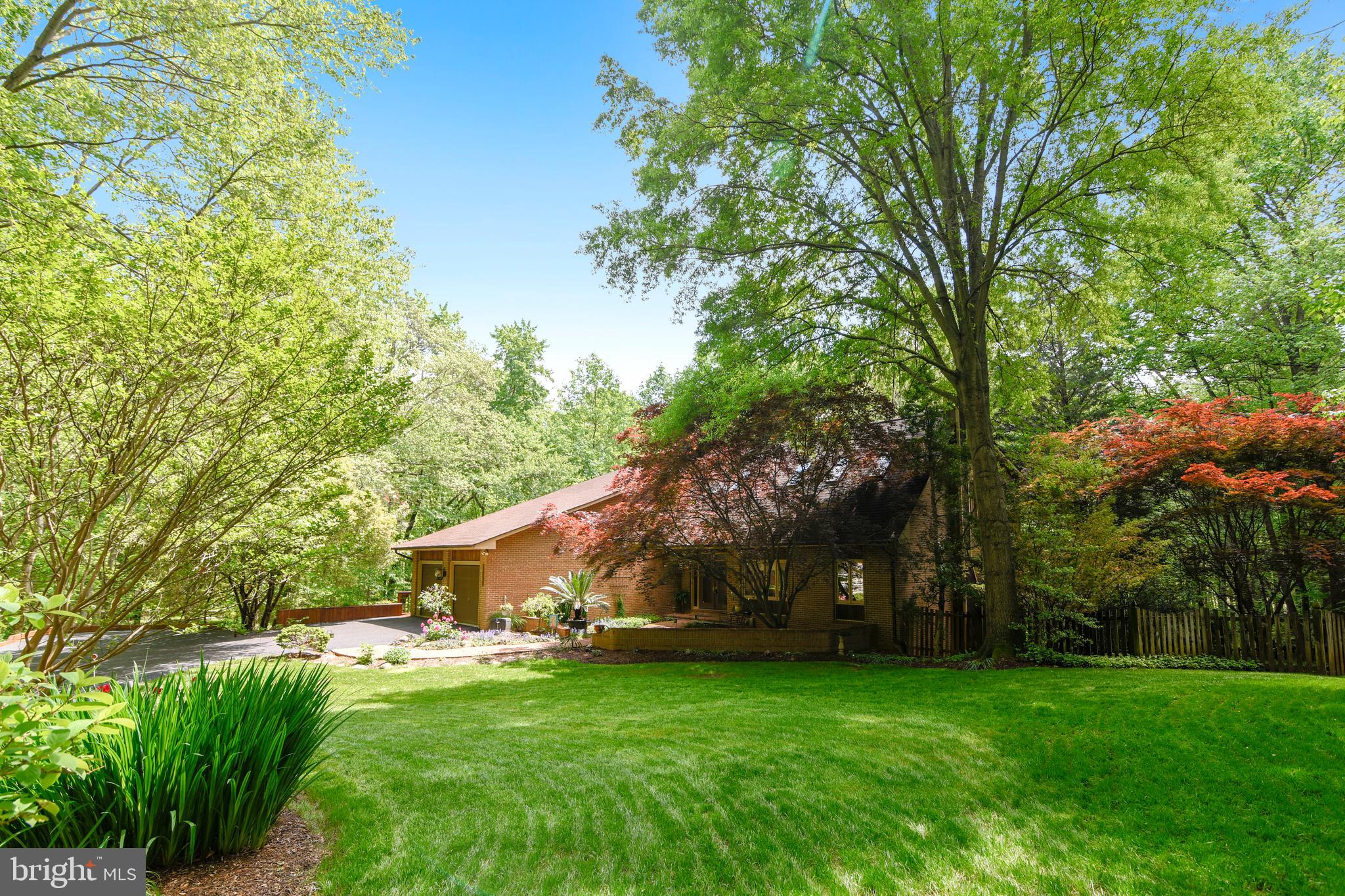 WAPLES MILL ESTATES - Residential