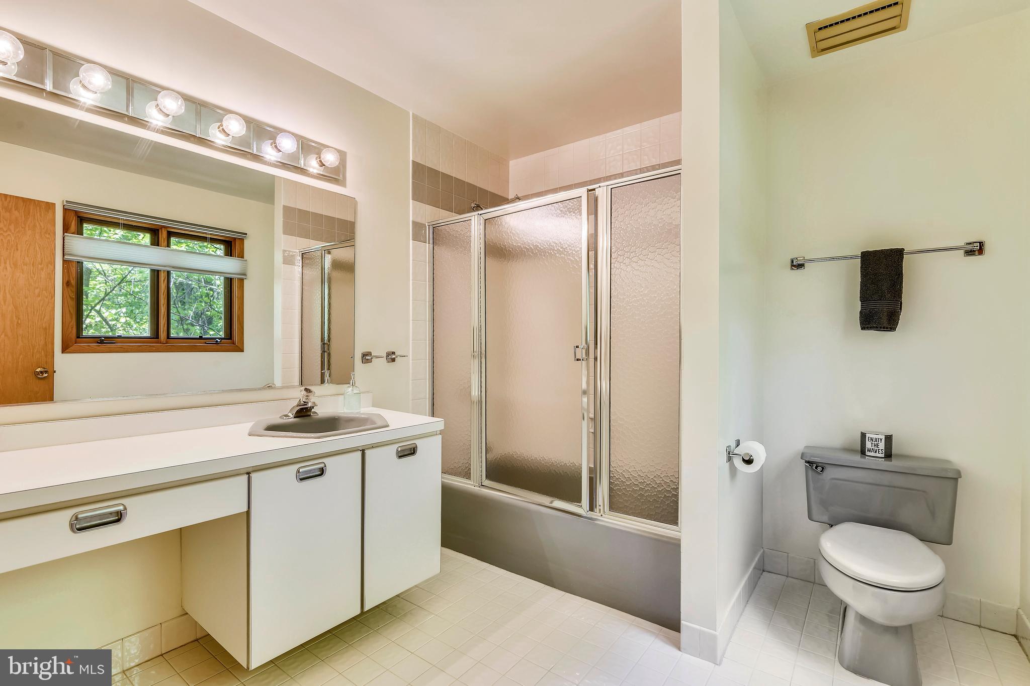 WAPLES MILL ESTATES - Residential