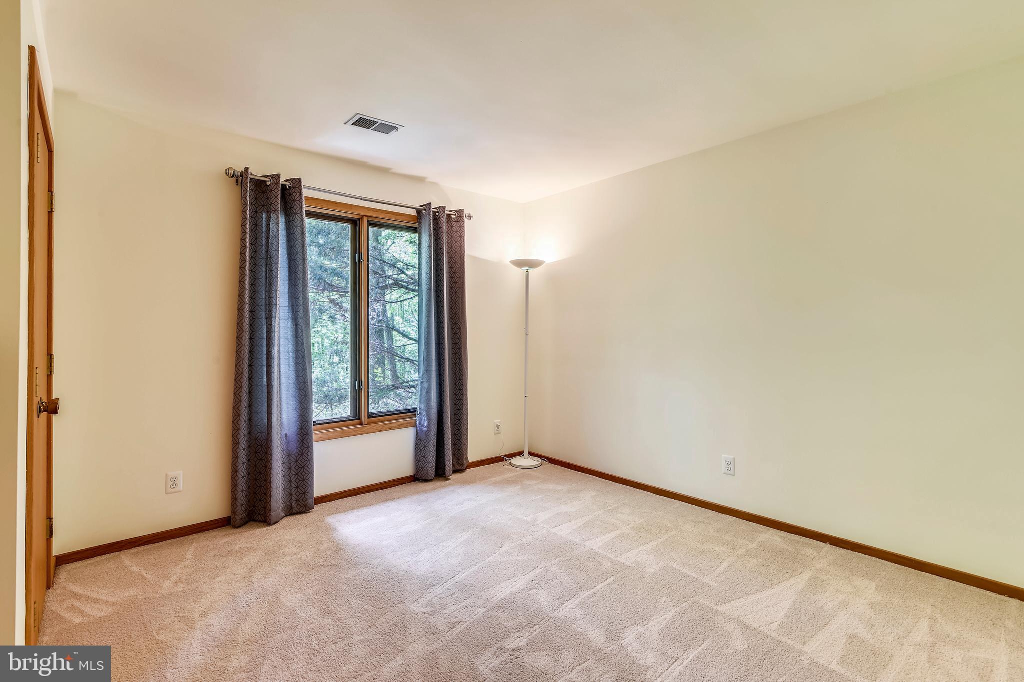 WAPLES MILL ESTATES - Residential