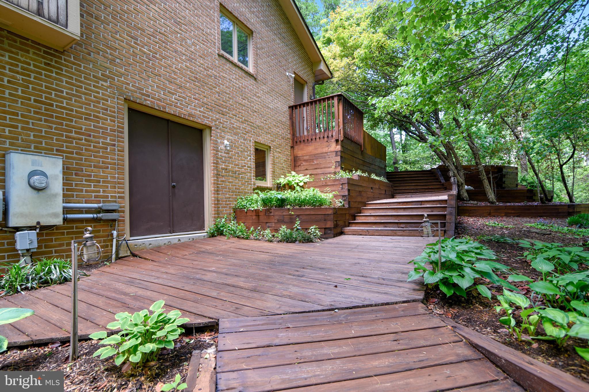 WAPLES MILL ESTATES - Residential