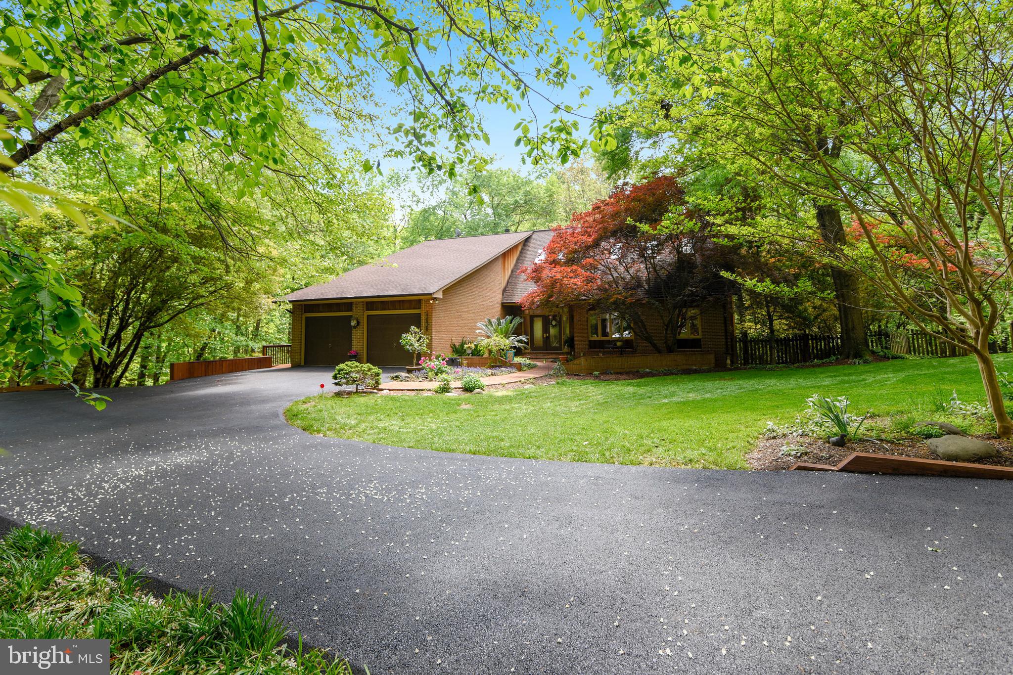 WAPLES MILL ESTATES - Residential