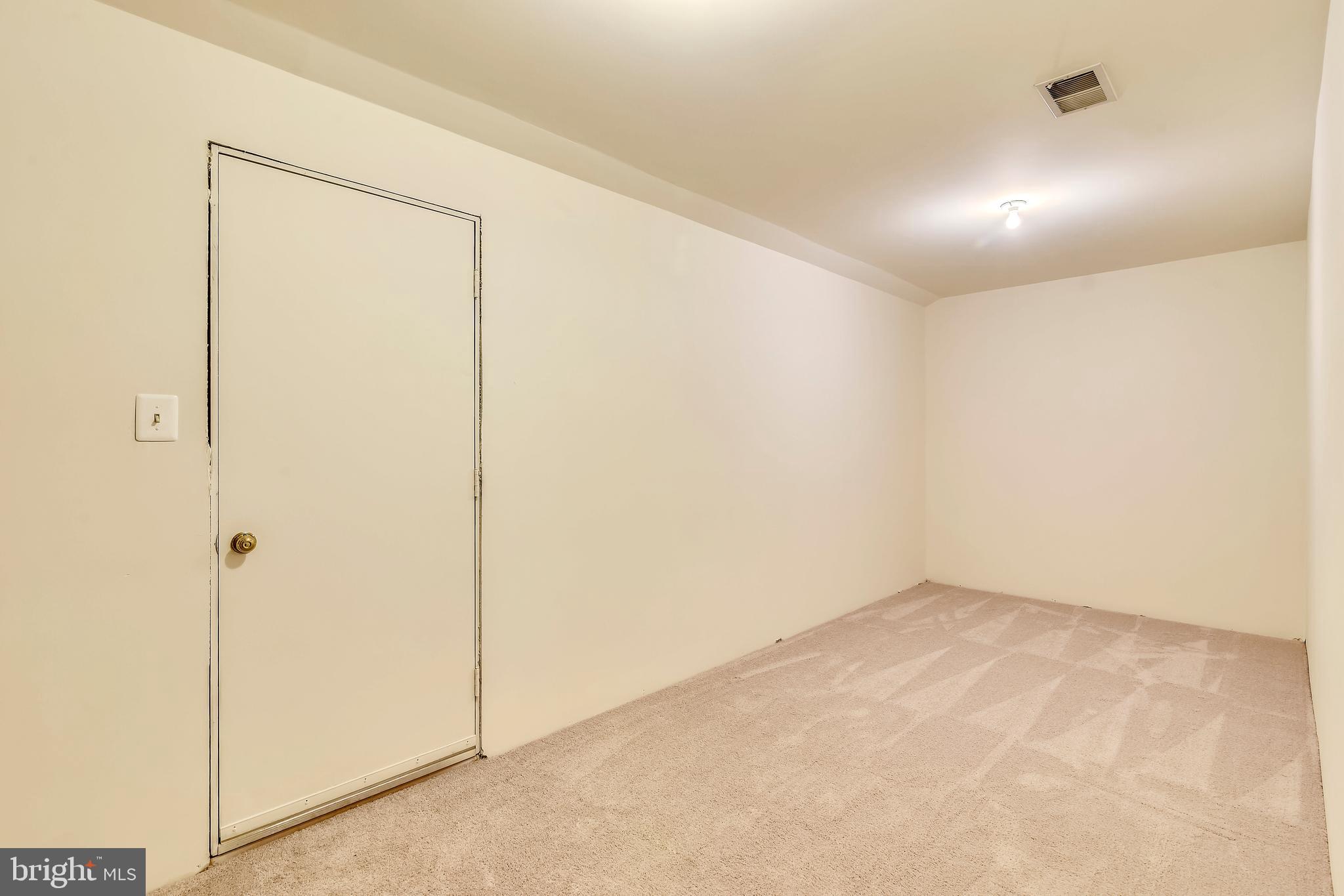 WAPLES MILL ESTATES - Residential