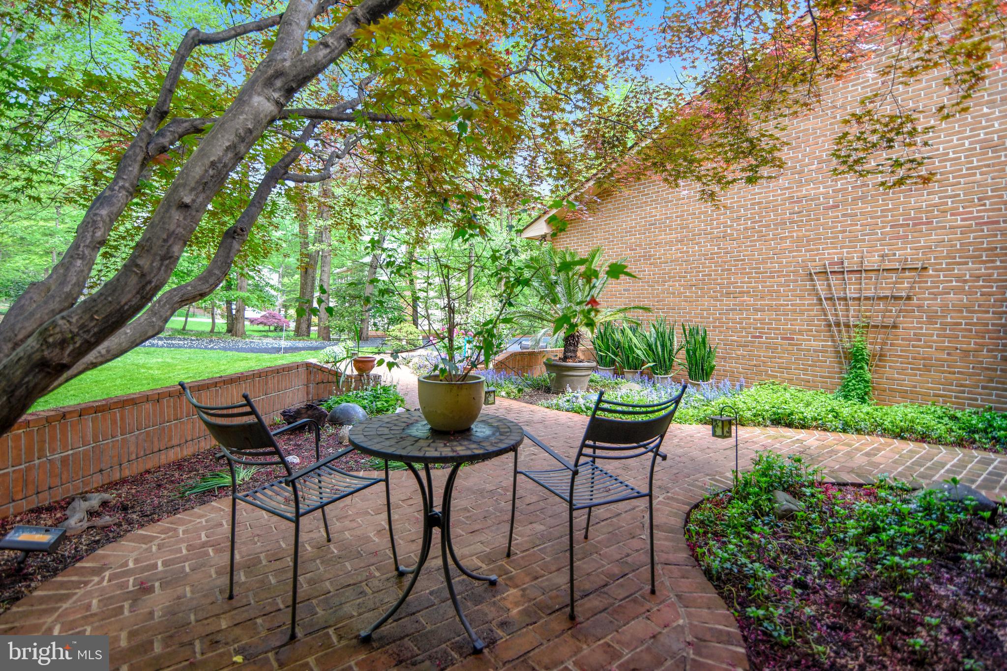 WAPLES MILL ESTATES - Residential