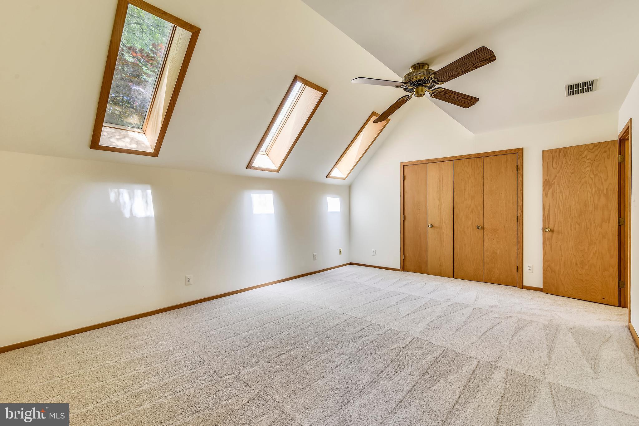 WAPLES MILL ESTATES - Residential