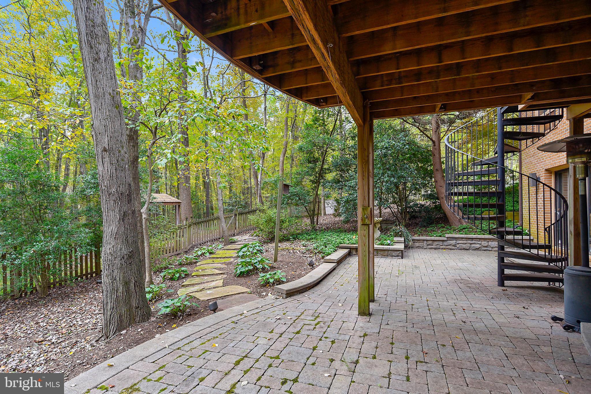 WAPLES MILL ESTATES - Residential