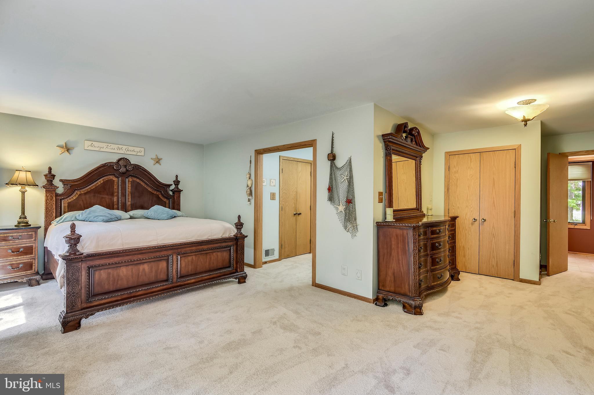 WAPLES MILL ESTATES - Residential