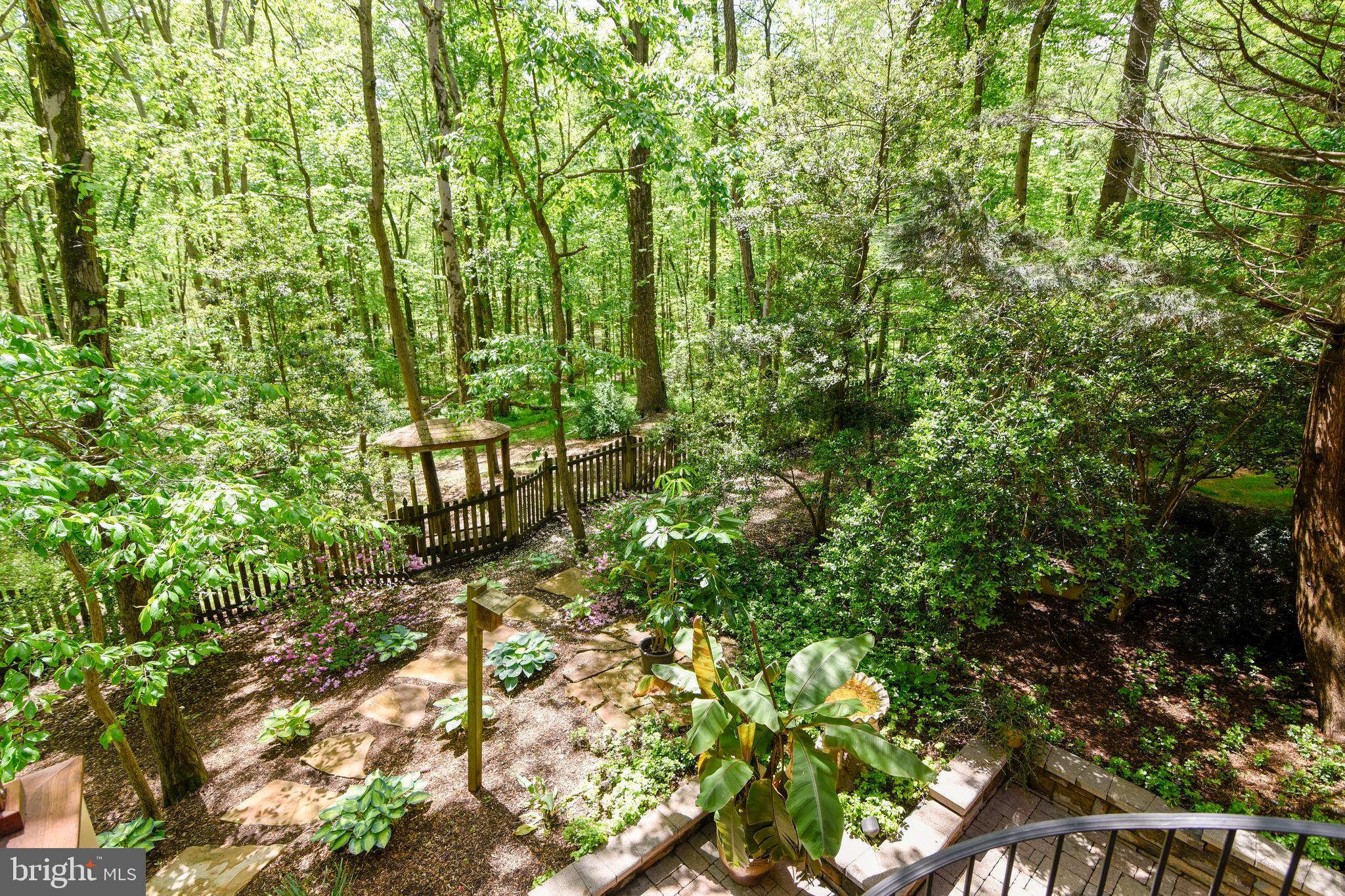 WAPLES MILL ESTATES - Residential