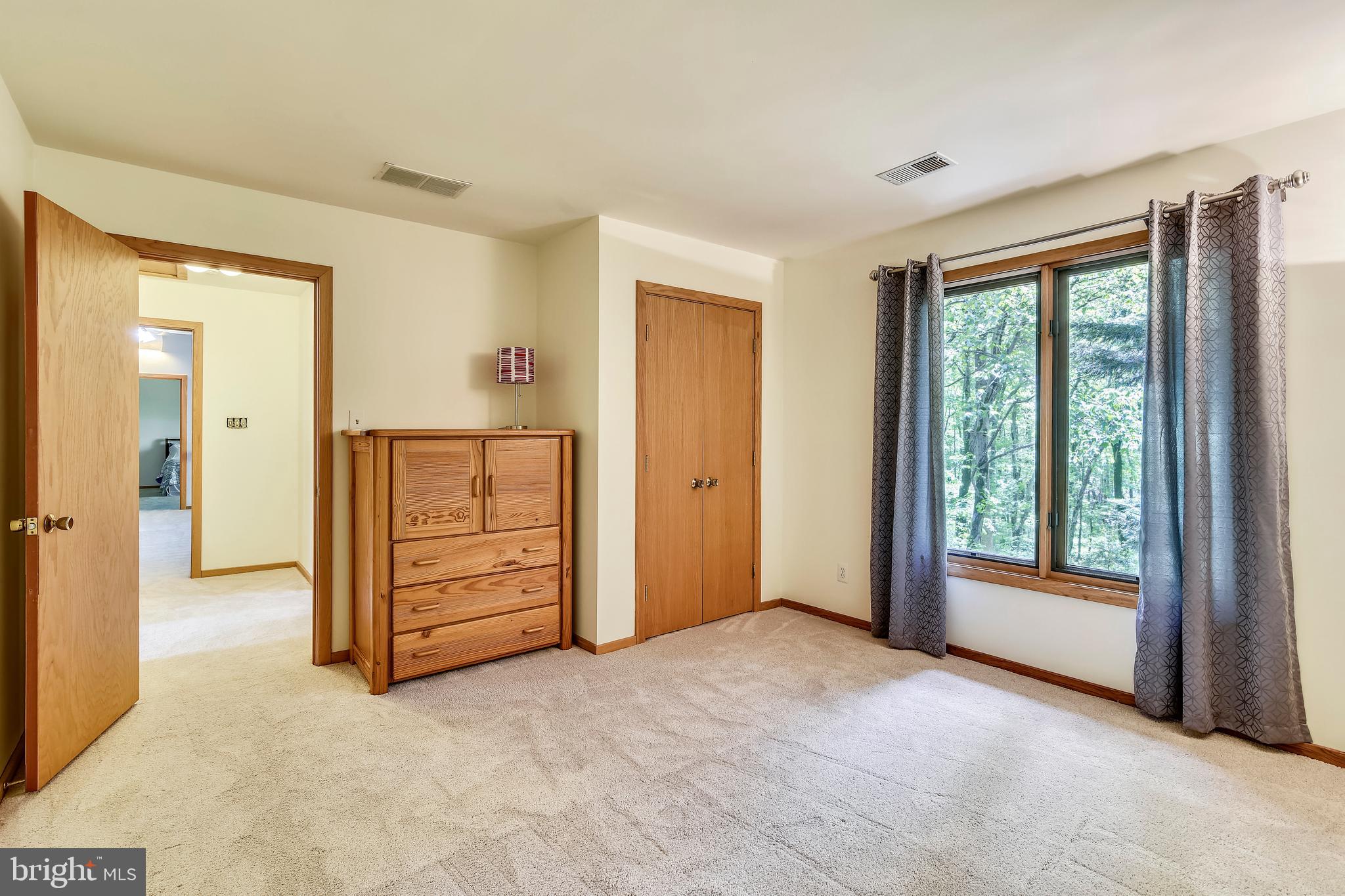 WAPLES MILL ESTATES - Residential