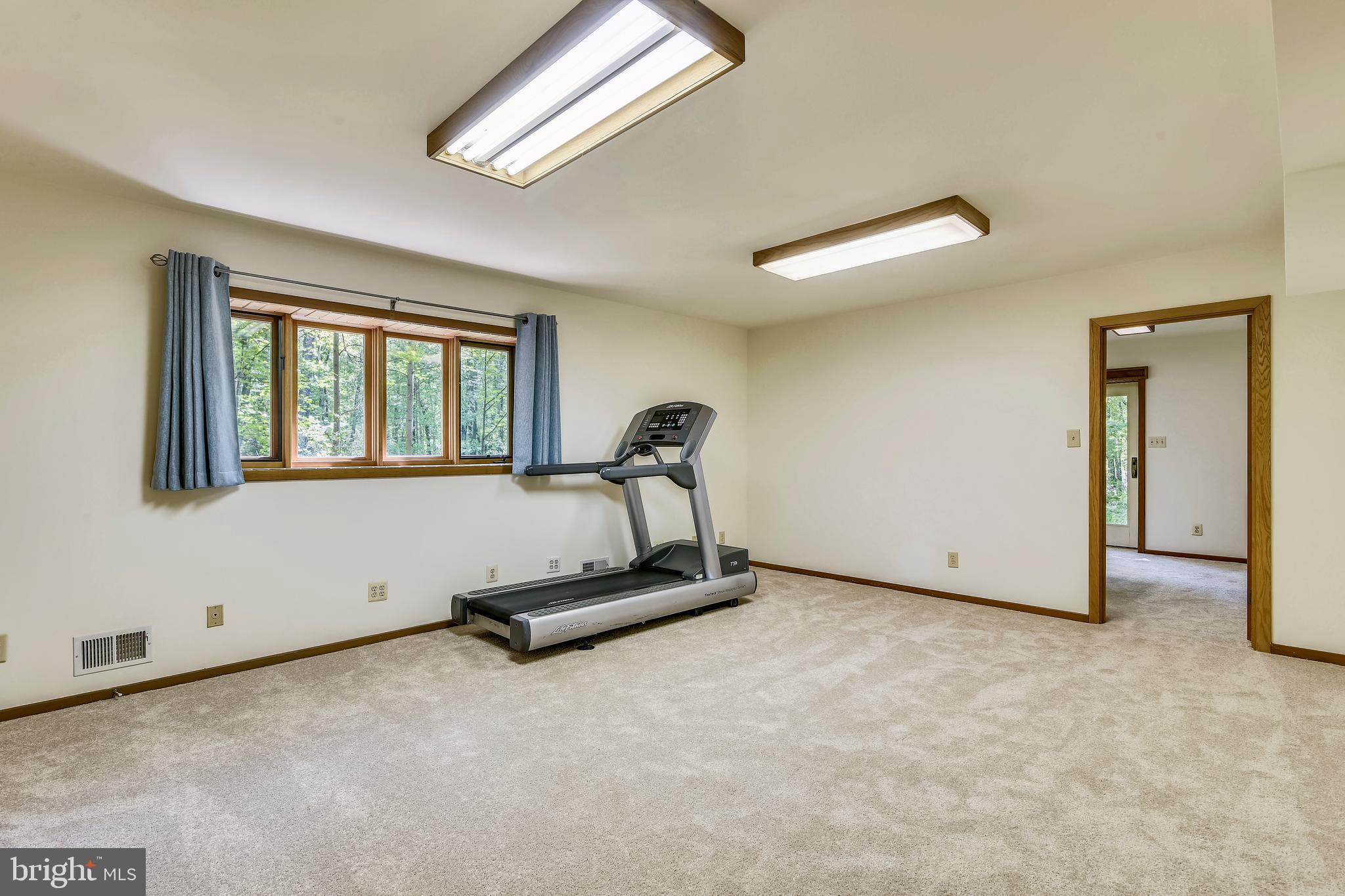 WAPLES MILL ESTATES - Residential