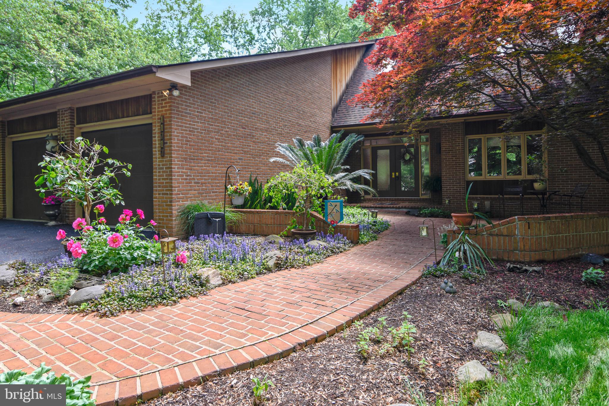 WAPLES MILL ESTATES - Residential