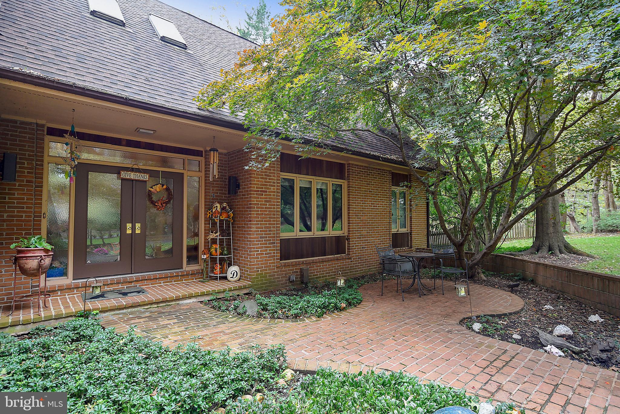 WAPLES MILL ESTATES - Residential