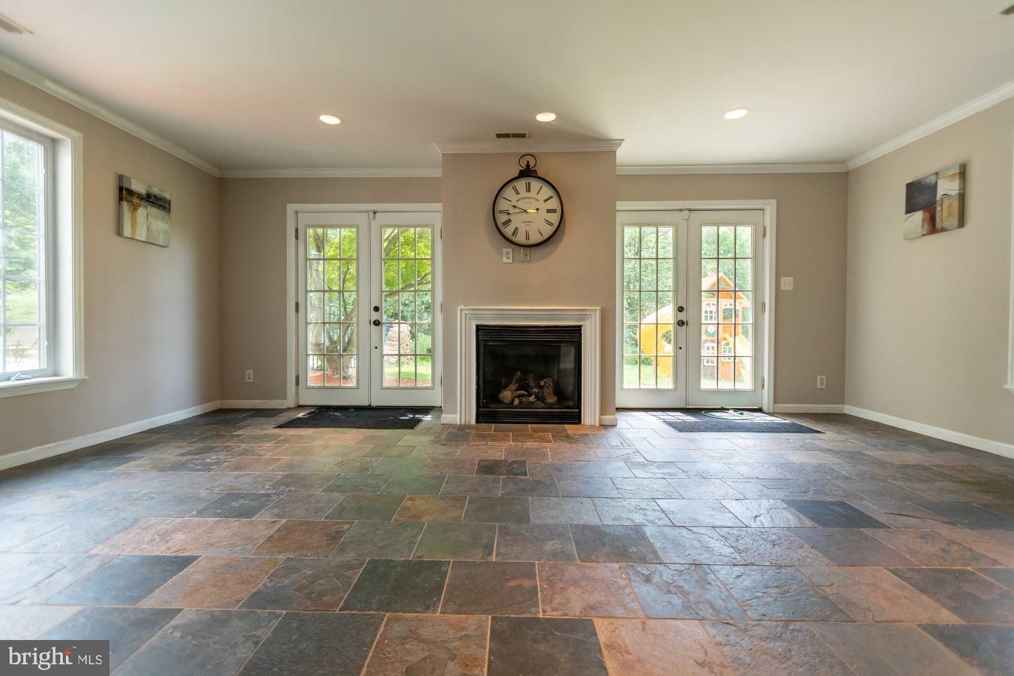 COUNTRY RIDGE - Residential