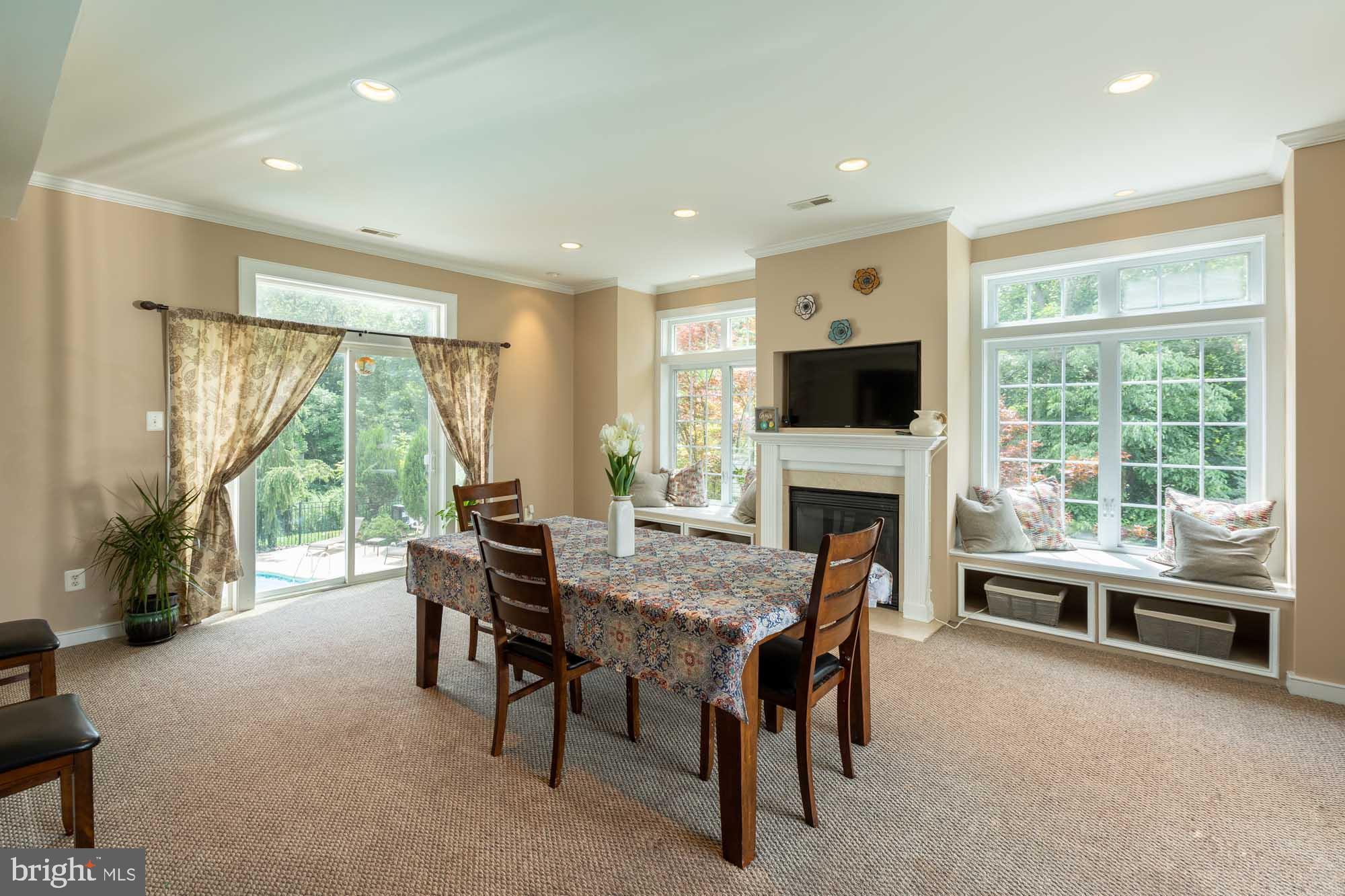 COUNTRY RIDGE - Residential
