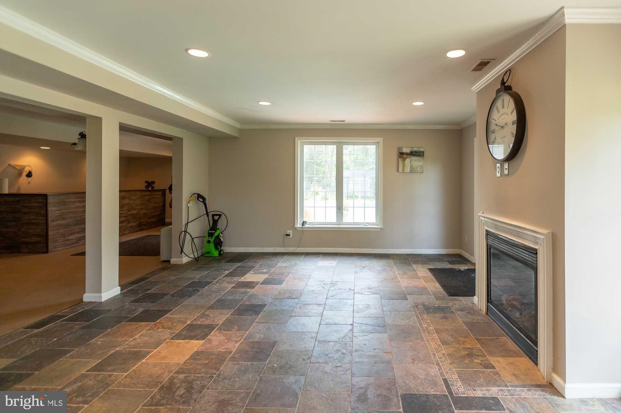 COUNTRY RIDGE - Residential