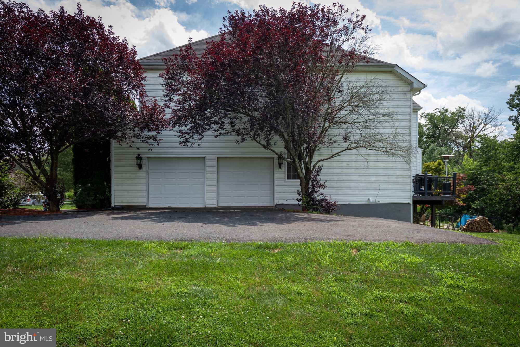 COUNTRY RIDGE - Residential