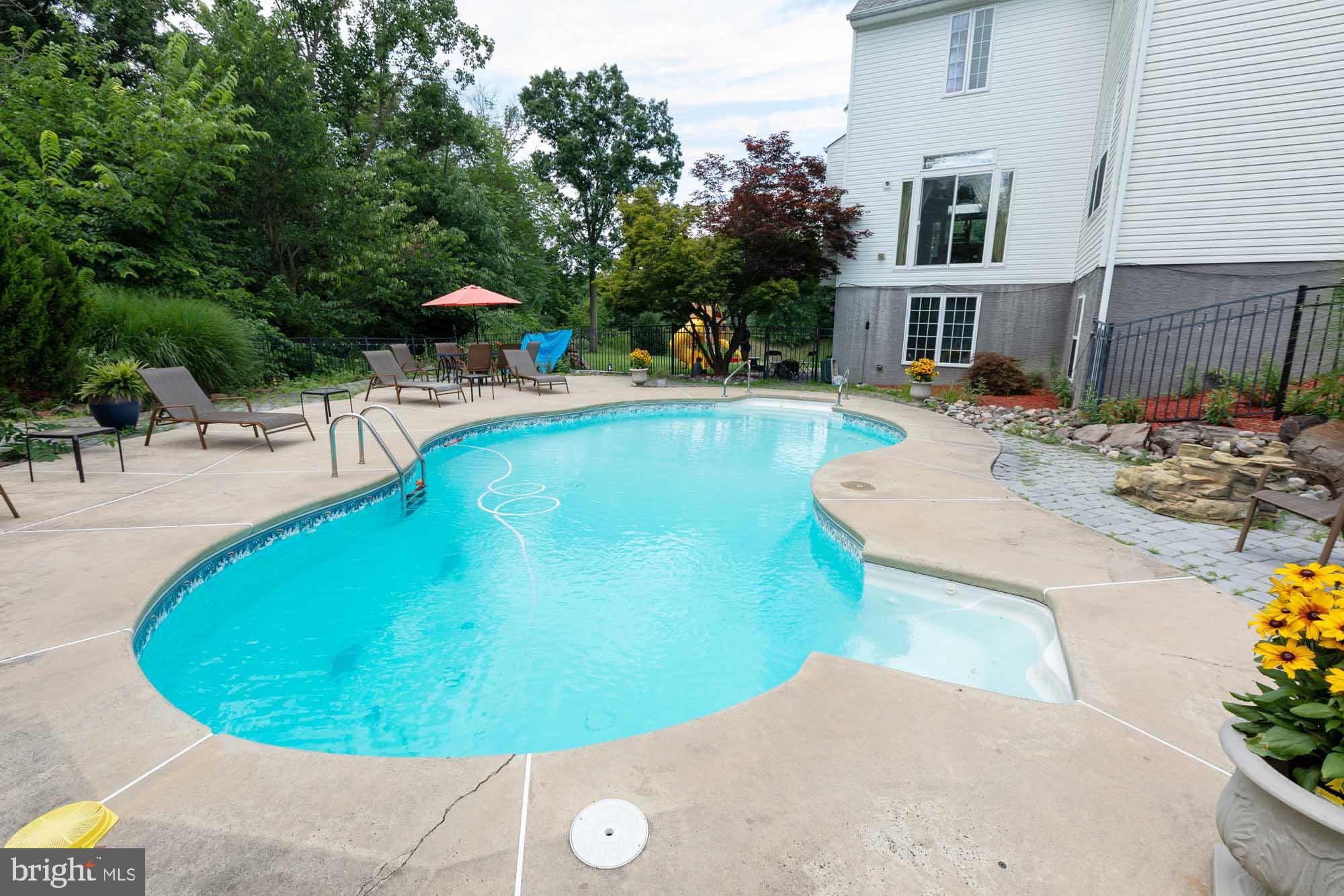 COUNTRY RIDGE - Residential