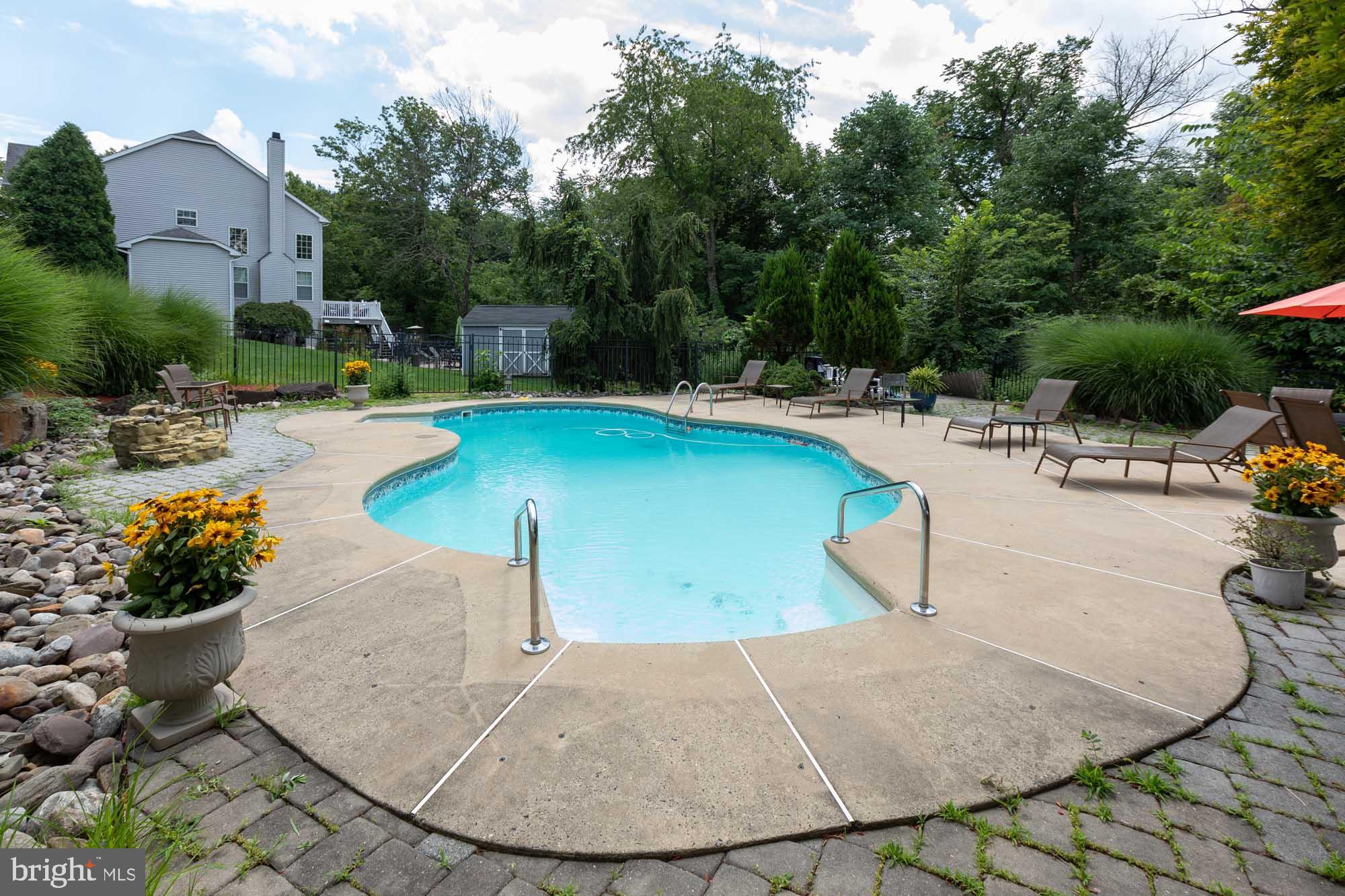 COUNTRY RIDGE - Residential