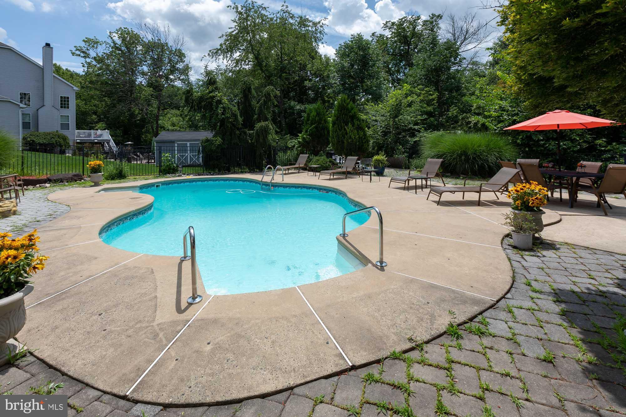 COUNTRY RIDGE - Residential