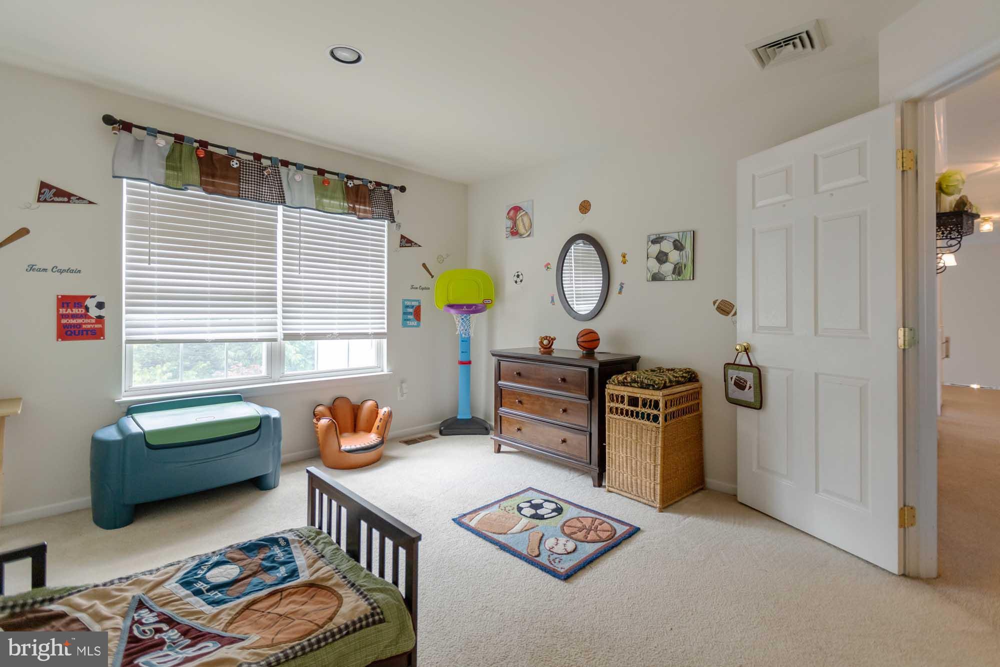COUNTRY RIDGE - Residential