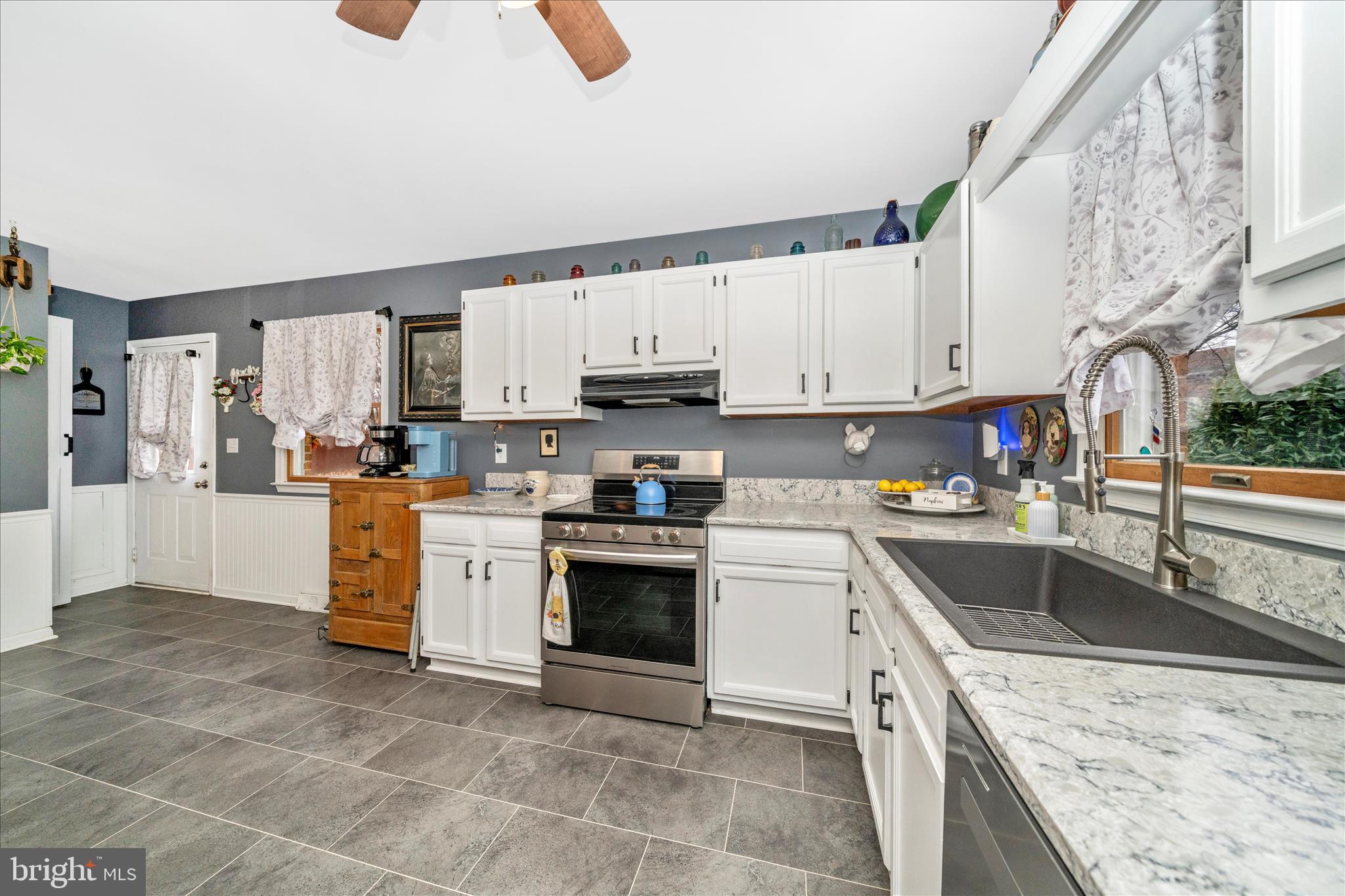 BRIGHTON MANOR - Residential