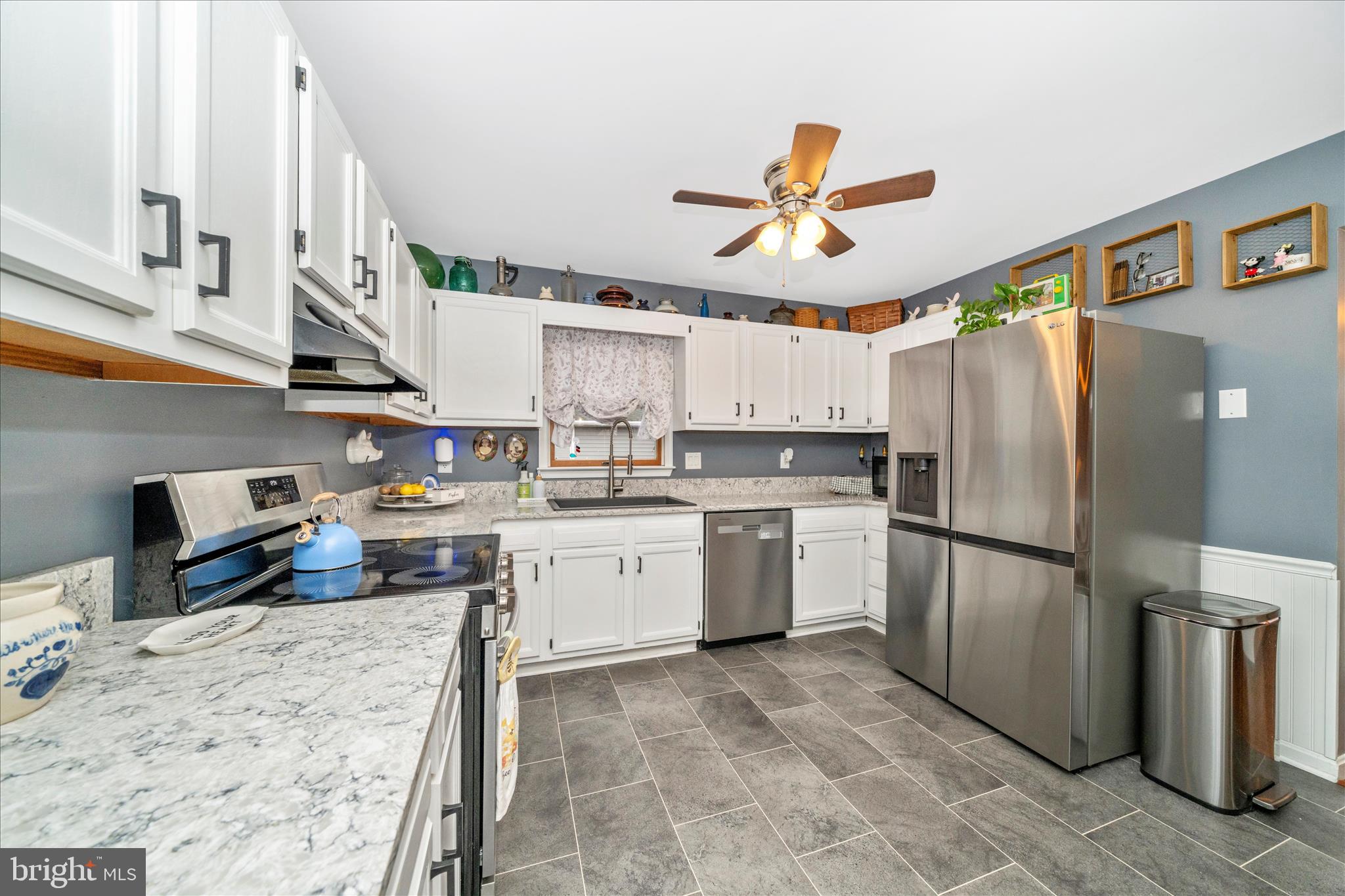 BRIGHTON MANOR - Residential