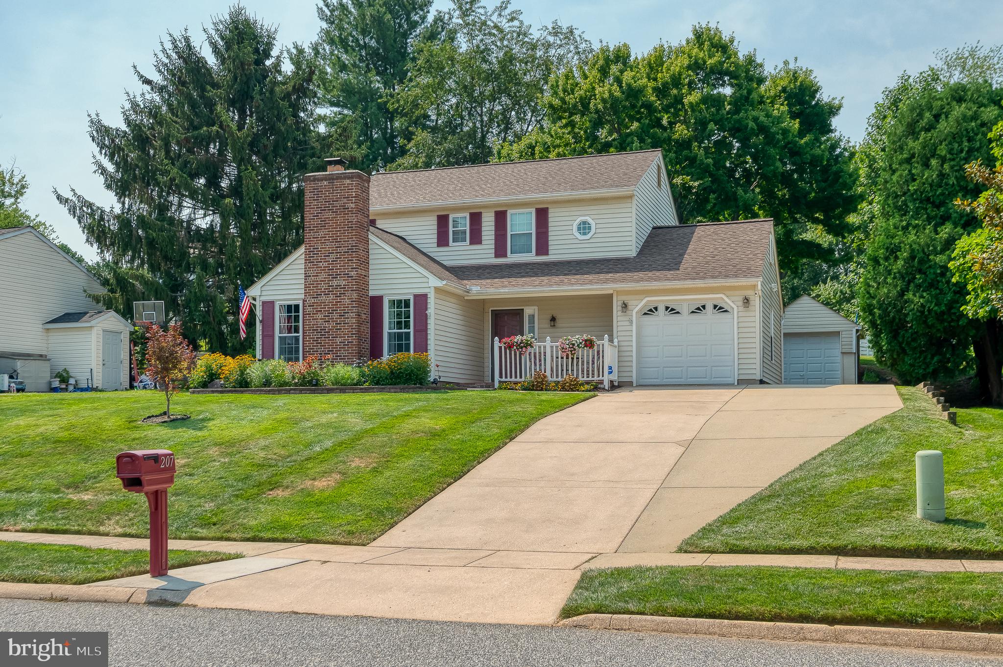 207 HITCHING POST DRIVE