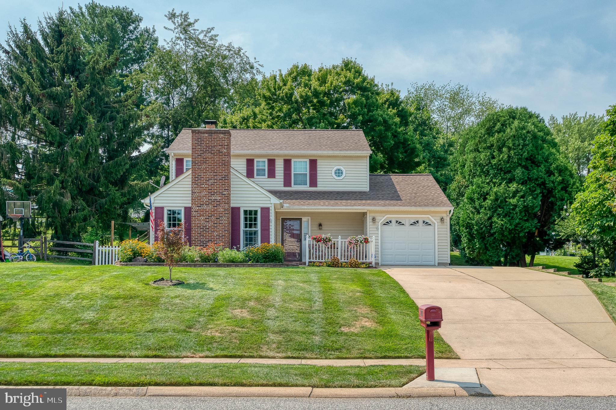 207 HITCHING POST DRIVE