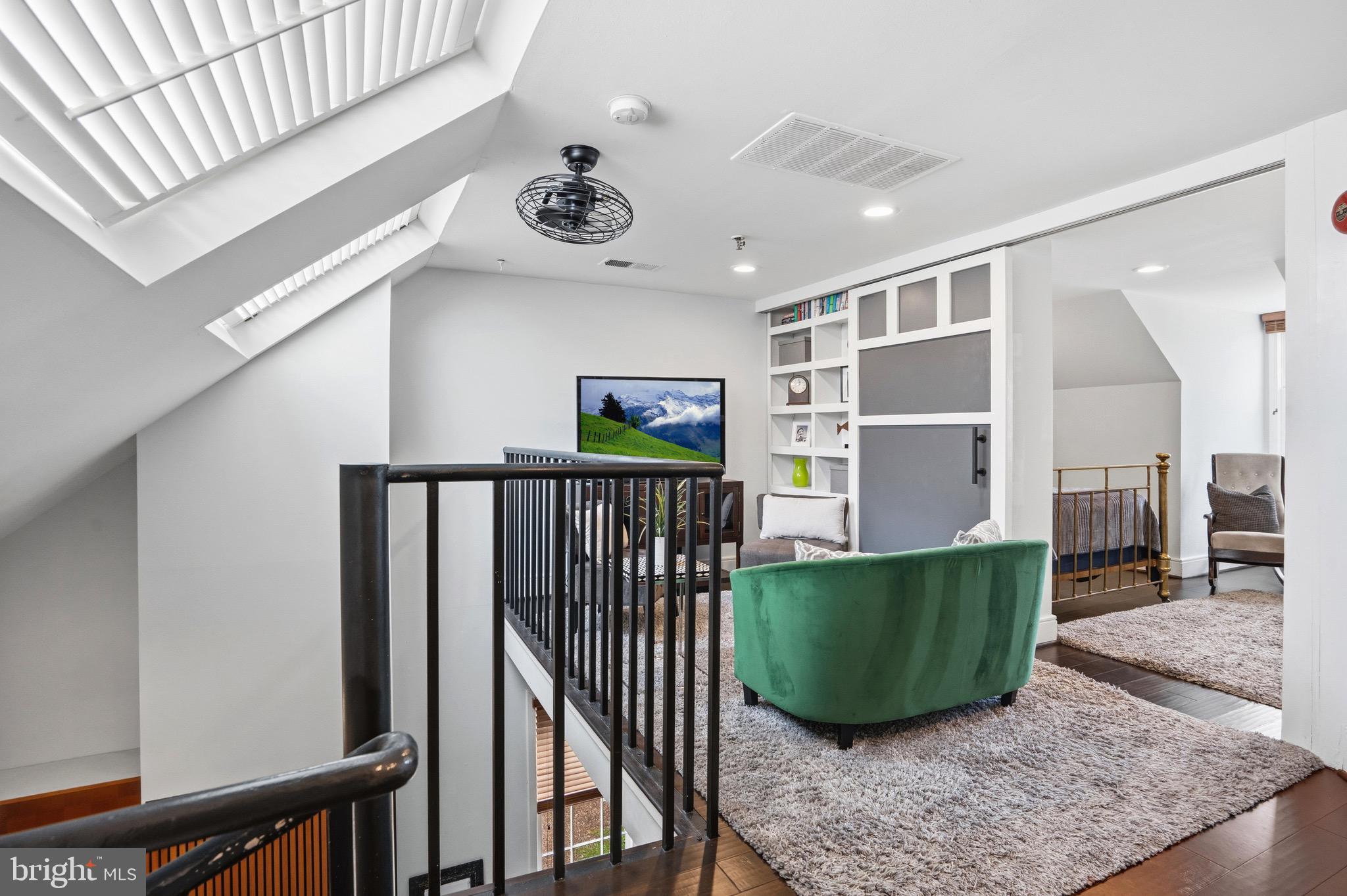 BARRISTER SQUARE - Residential