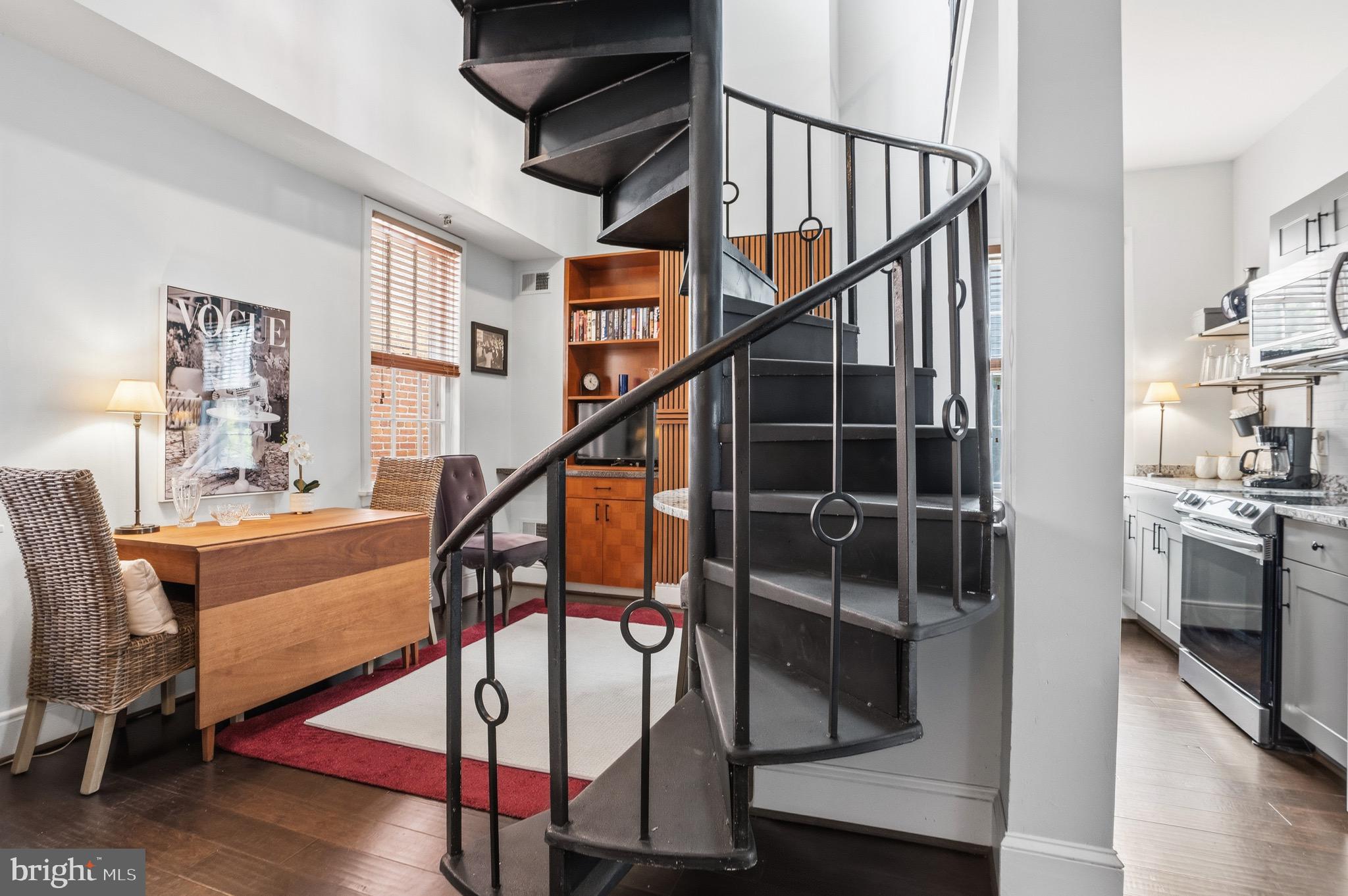BARRISTER SQUARE - Residential