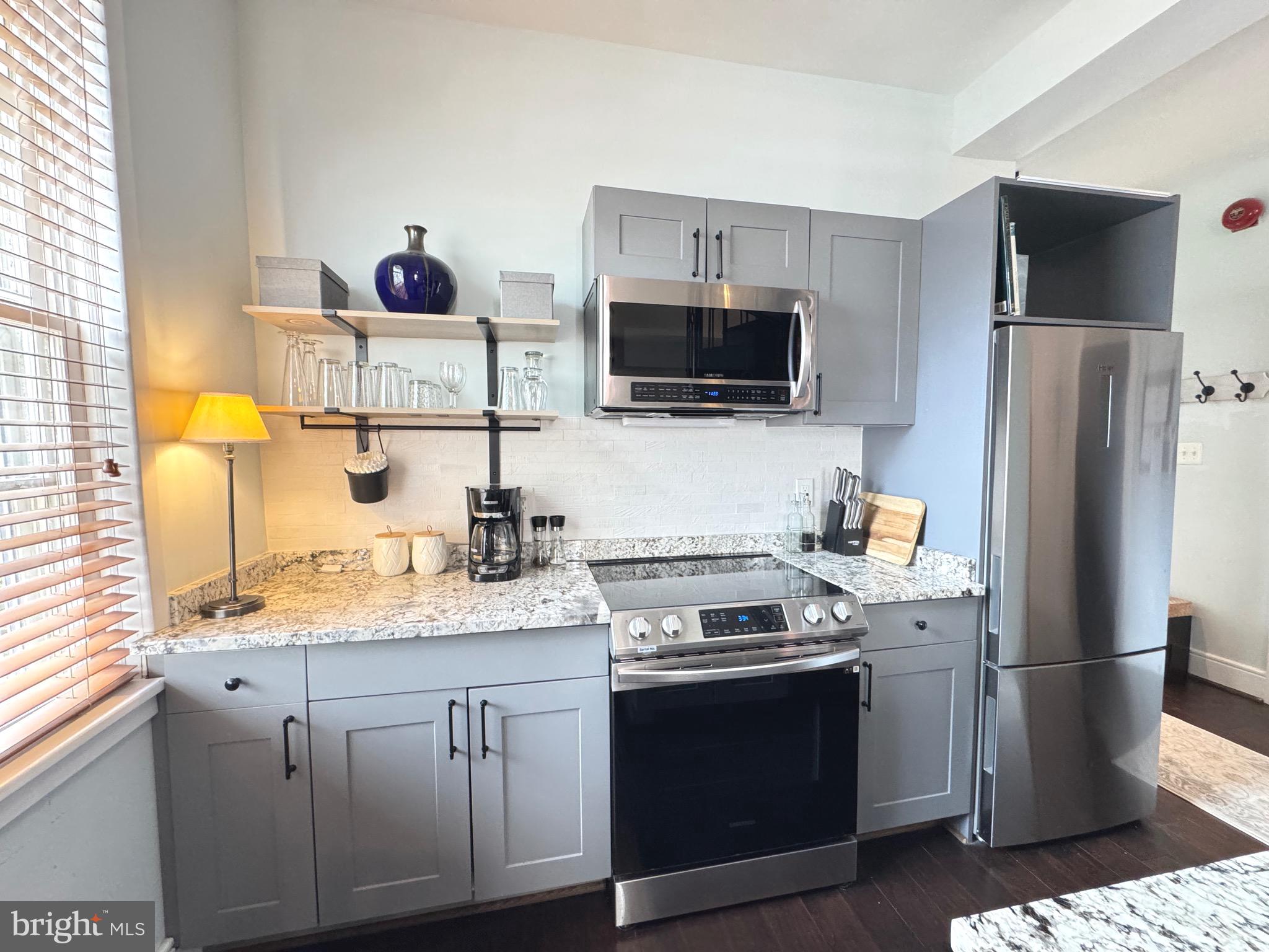 BARRISTER SQUARE - Residential