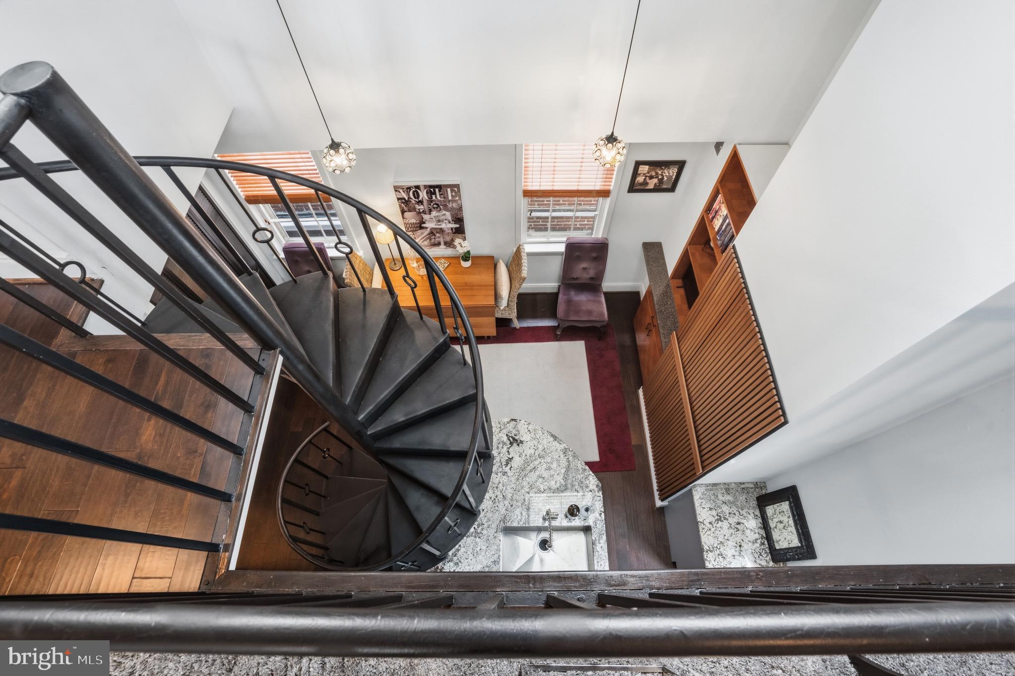 BARRISTER SQUARE - Residential