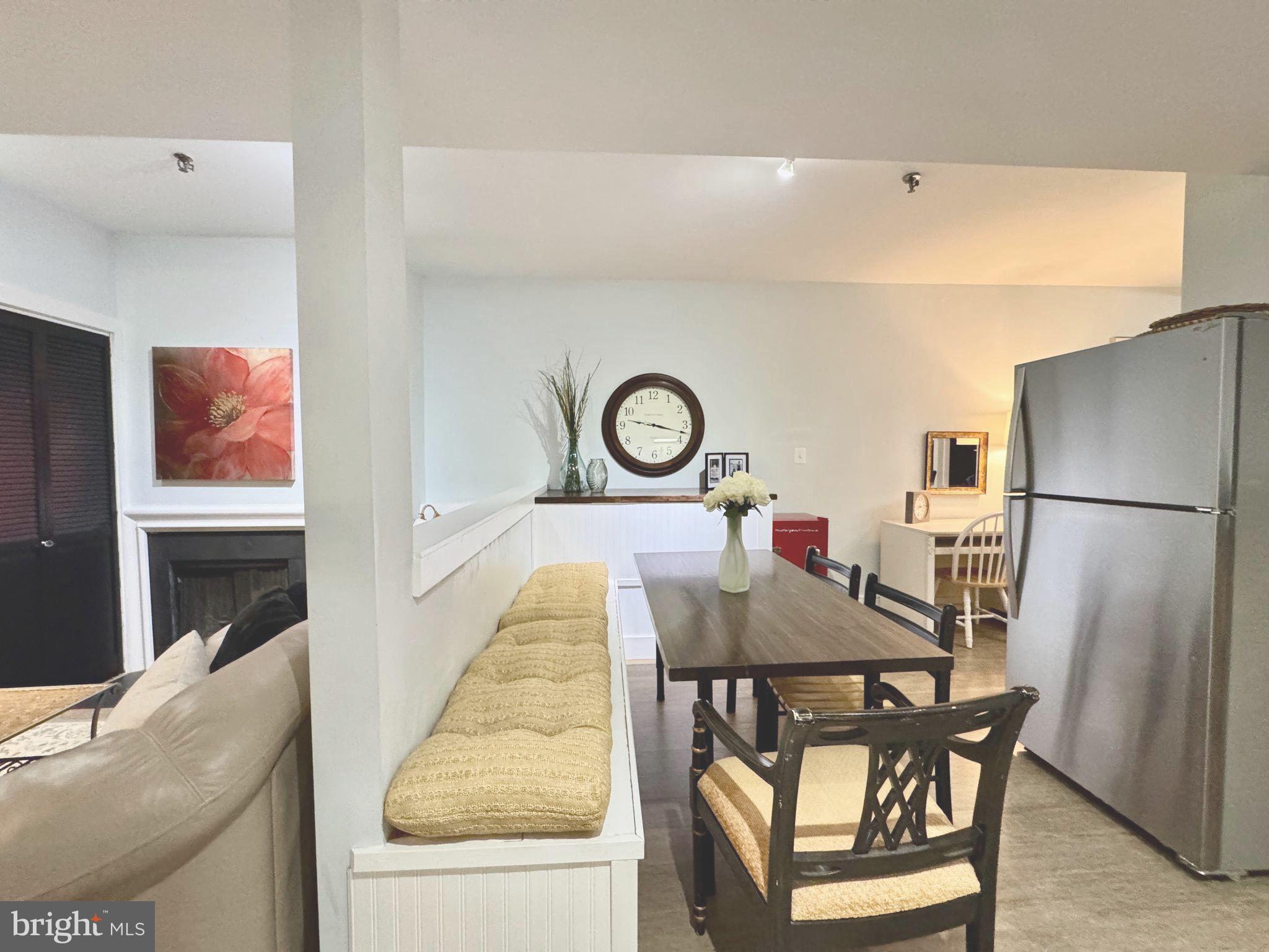 BARRISTER SQUARE - Residential