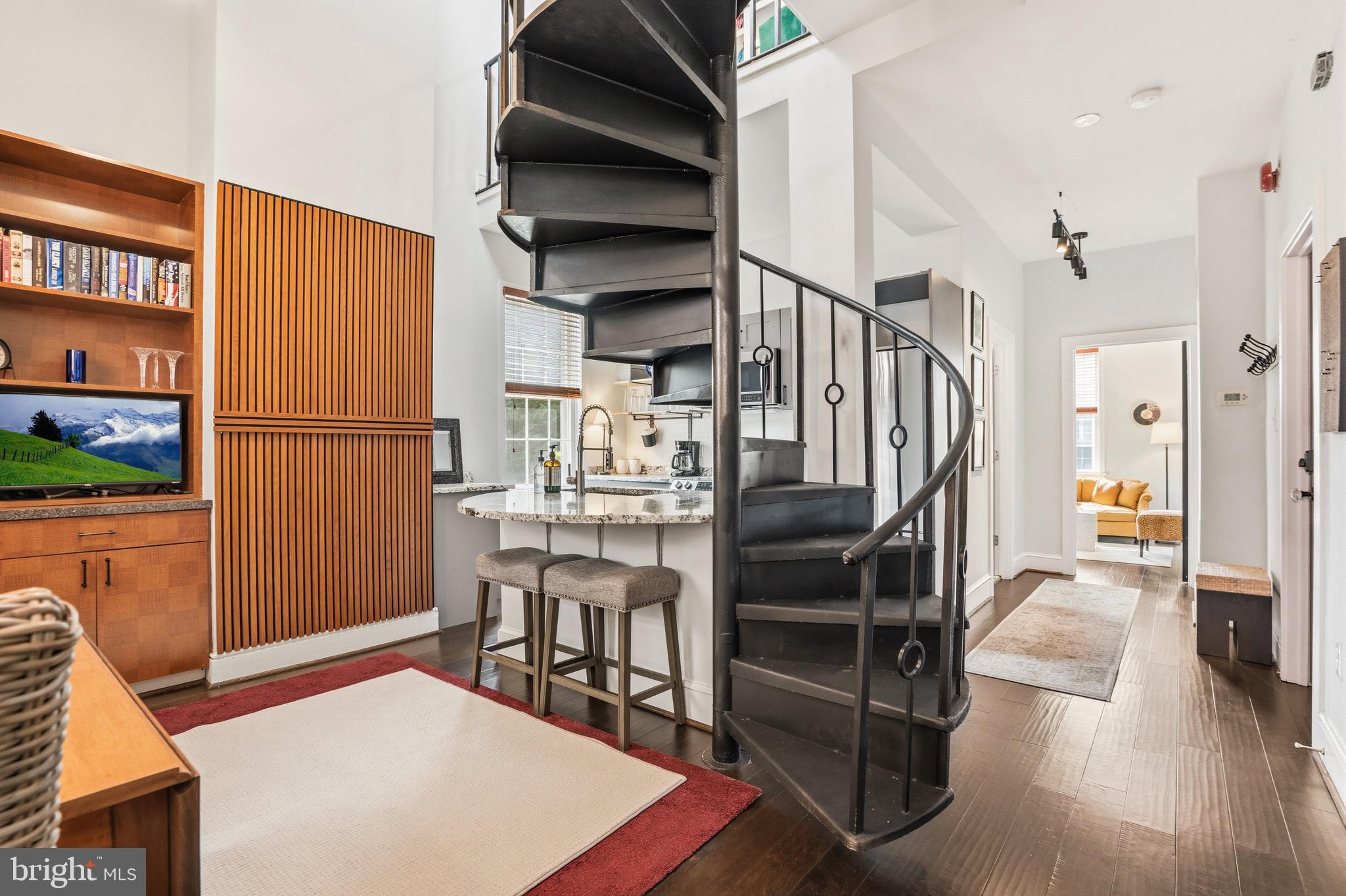 BARRISTER SQUARE - Residential