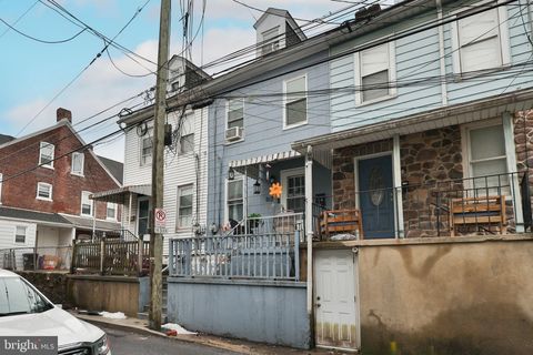 Photo of 912 Spruce Street, EASTON, PA 18042 (MLS # PANH2009412)