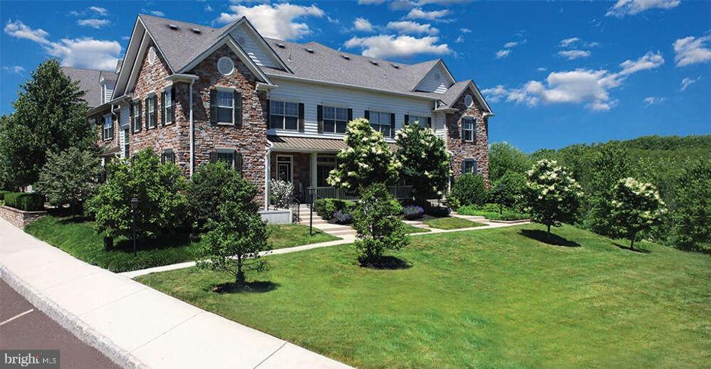 Photo of 309 Summer Ct, SELLERSVILLE, PA 18960 (MLS # PABU2103822)