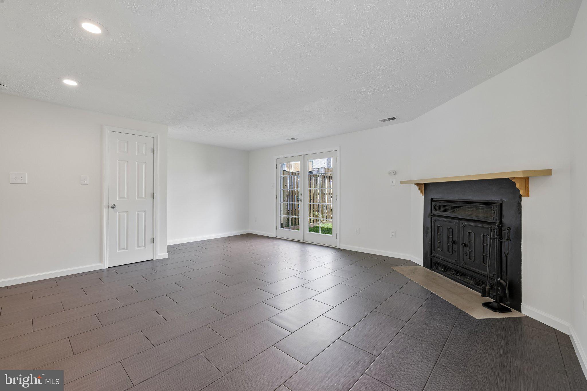 VILLAGE OF OWEN BROWN - Residential