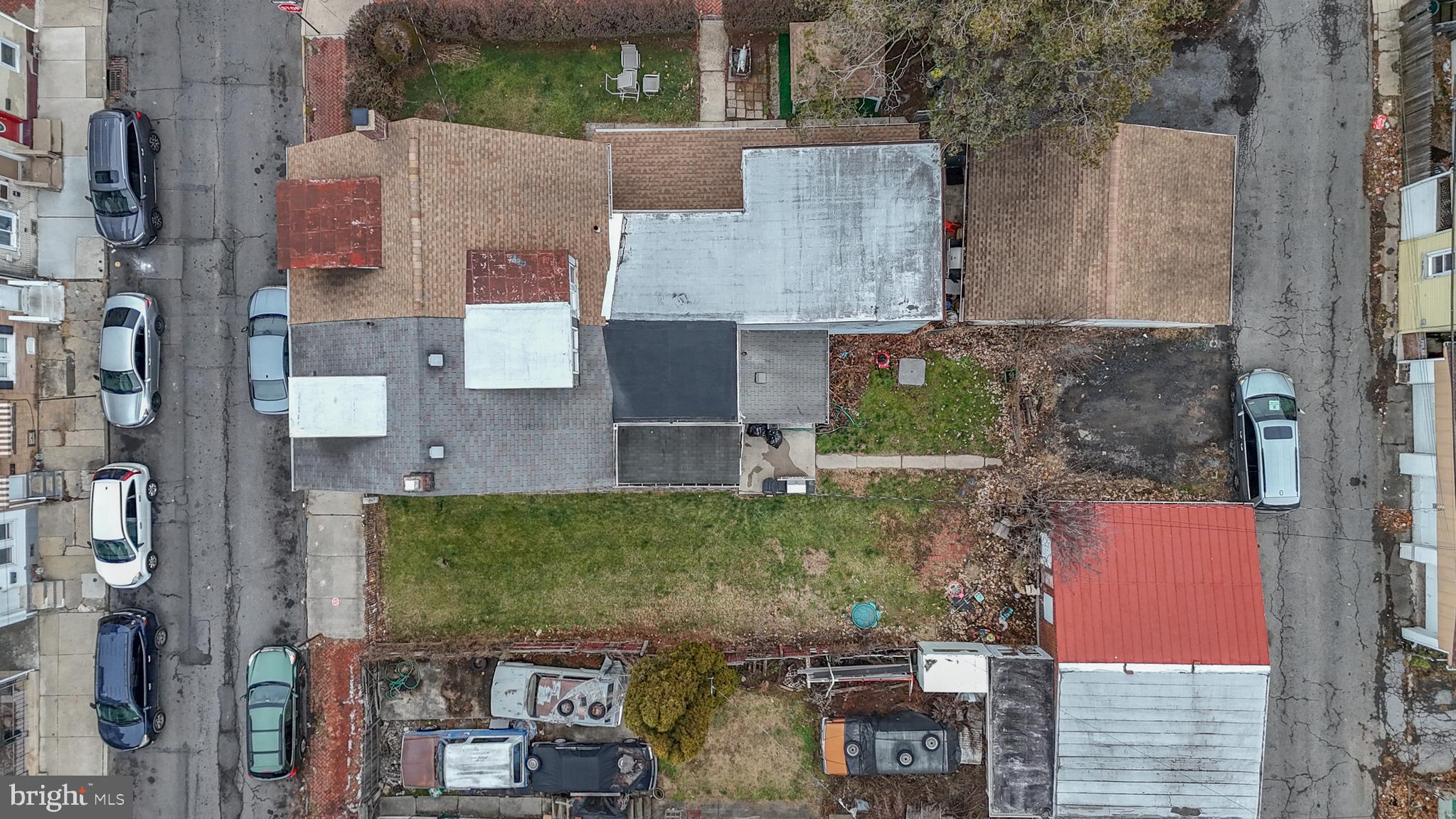 736 N LUMBER STREET 738