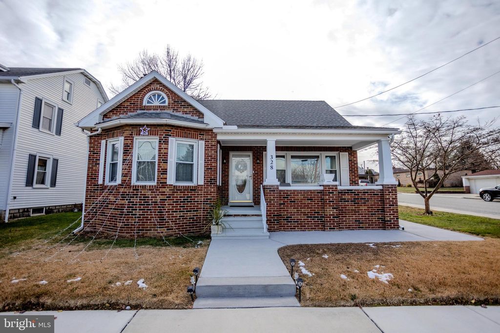 Photo of 328 W Elm Avenue, HANOVER, PA 17331 (MLS # PAYK2095134)