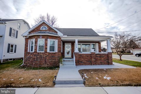 328 W ELM AVENUE HANOVER PA 17331