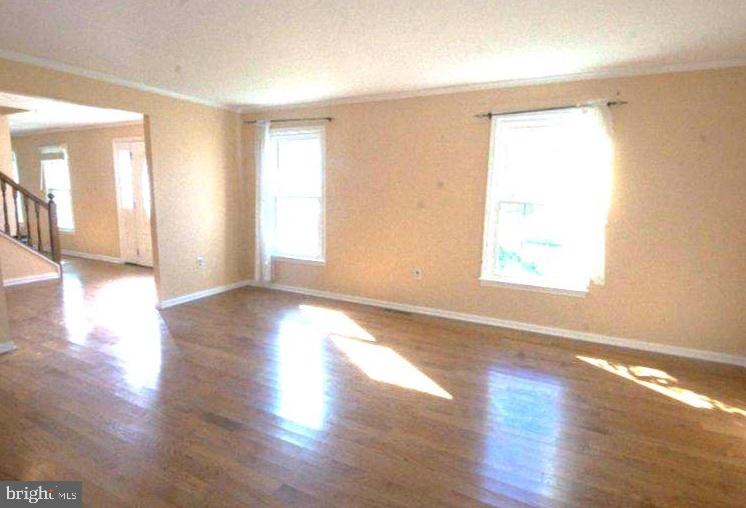 4 LABURNUM CLOSE