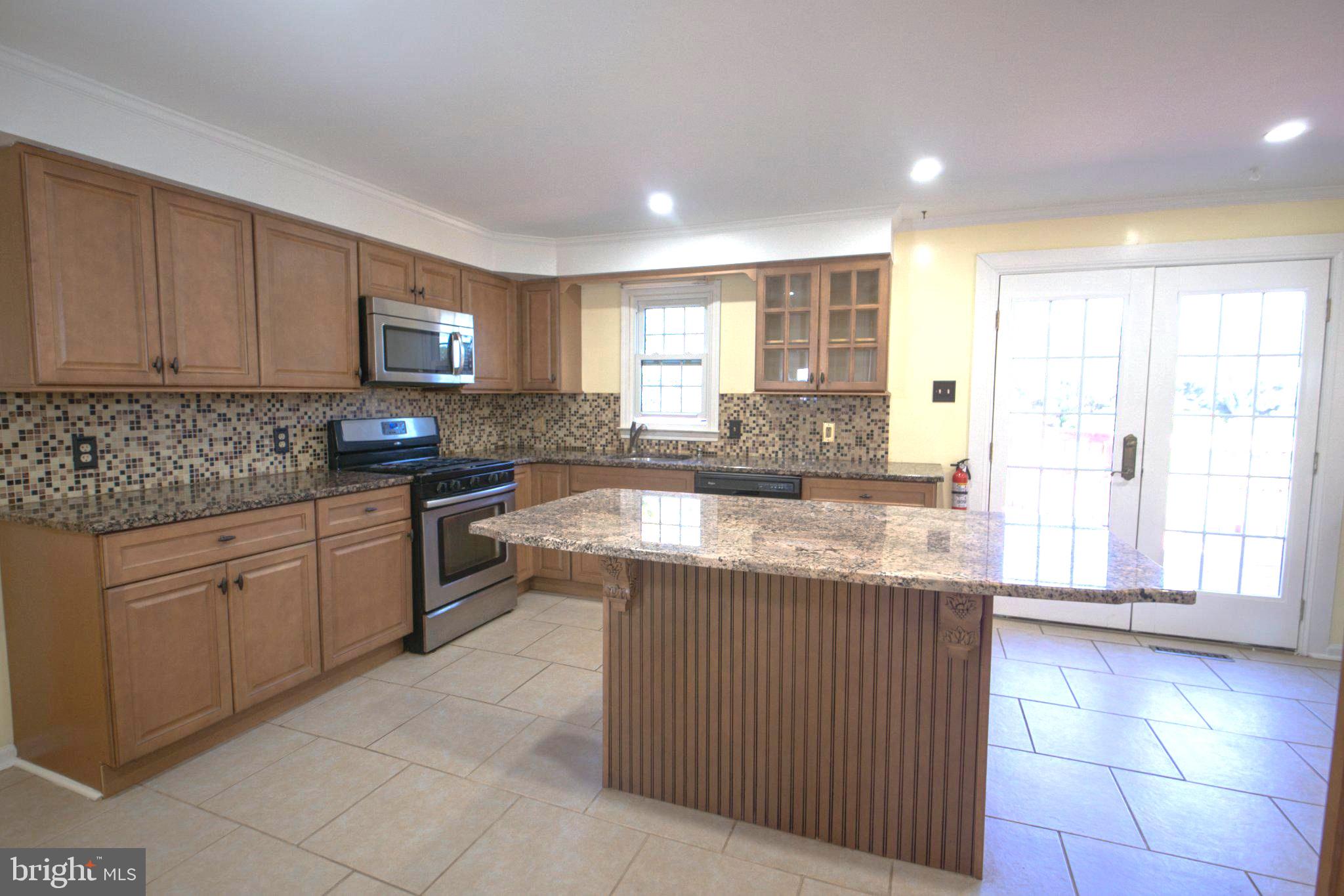 4 LABURNUM CLOSE