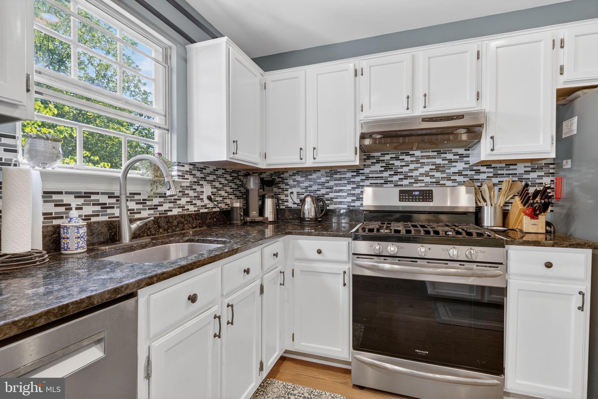 GUNSTON SQUARE - Residential