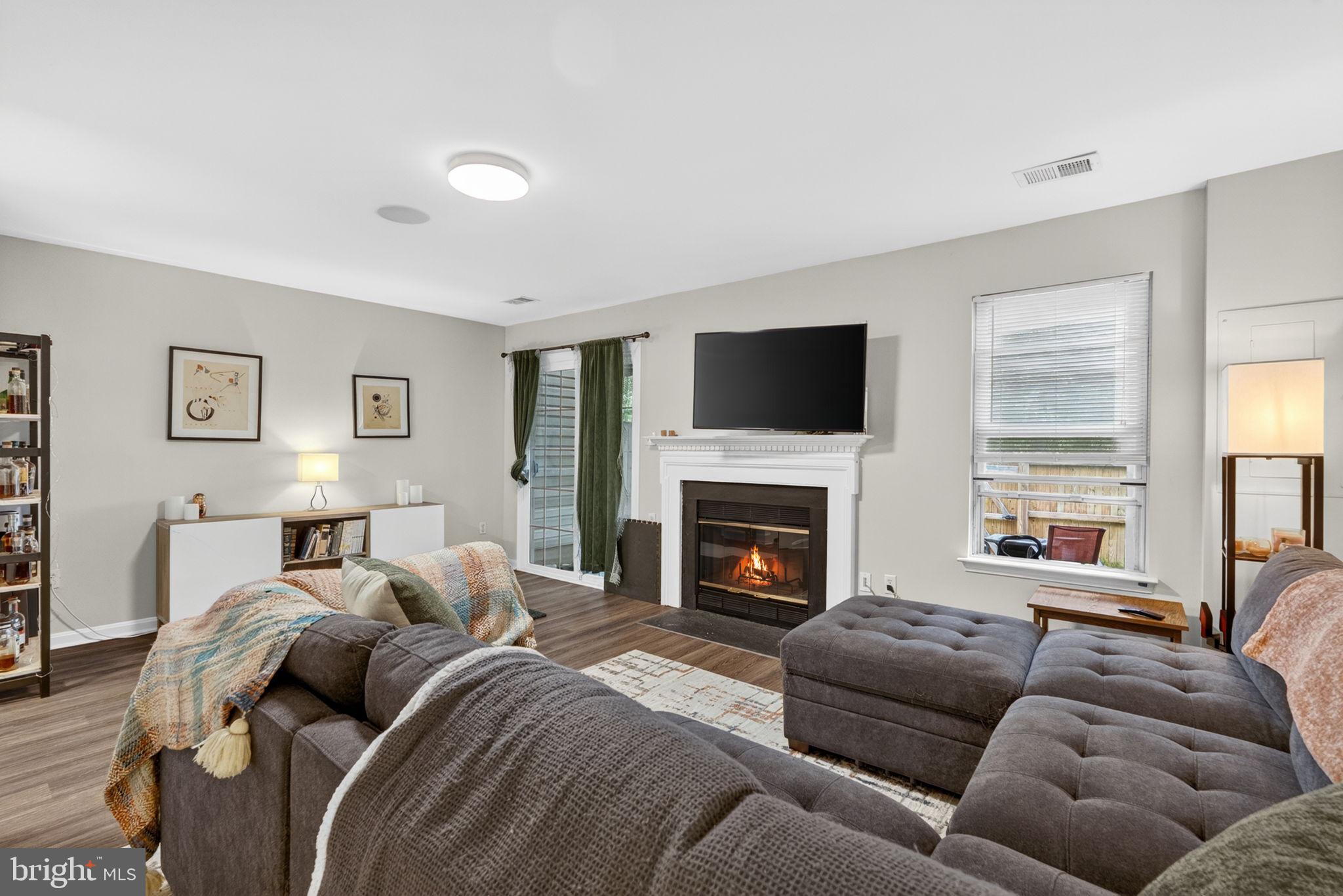 GUNSTON SQUARE - Residential