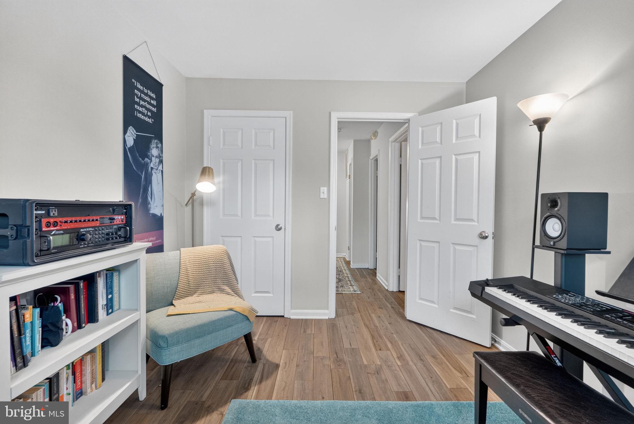 GUNSTON SQUARE - Residential